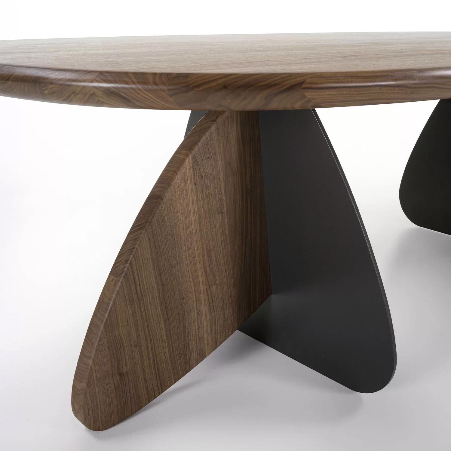 XXIe siècle et contemporain Table à manger en noyer Mediator en vente