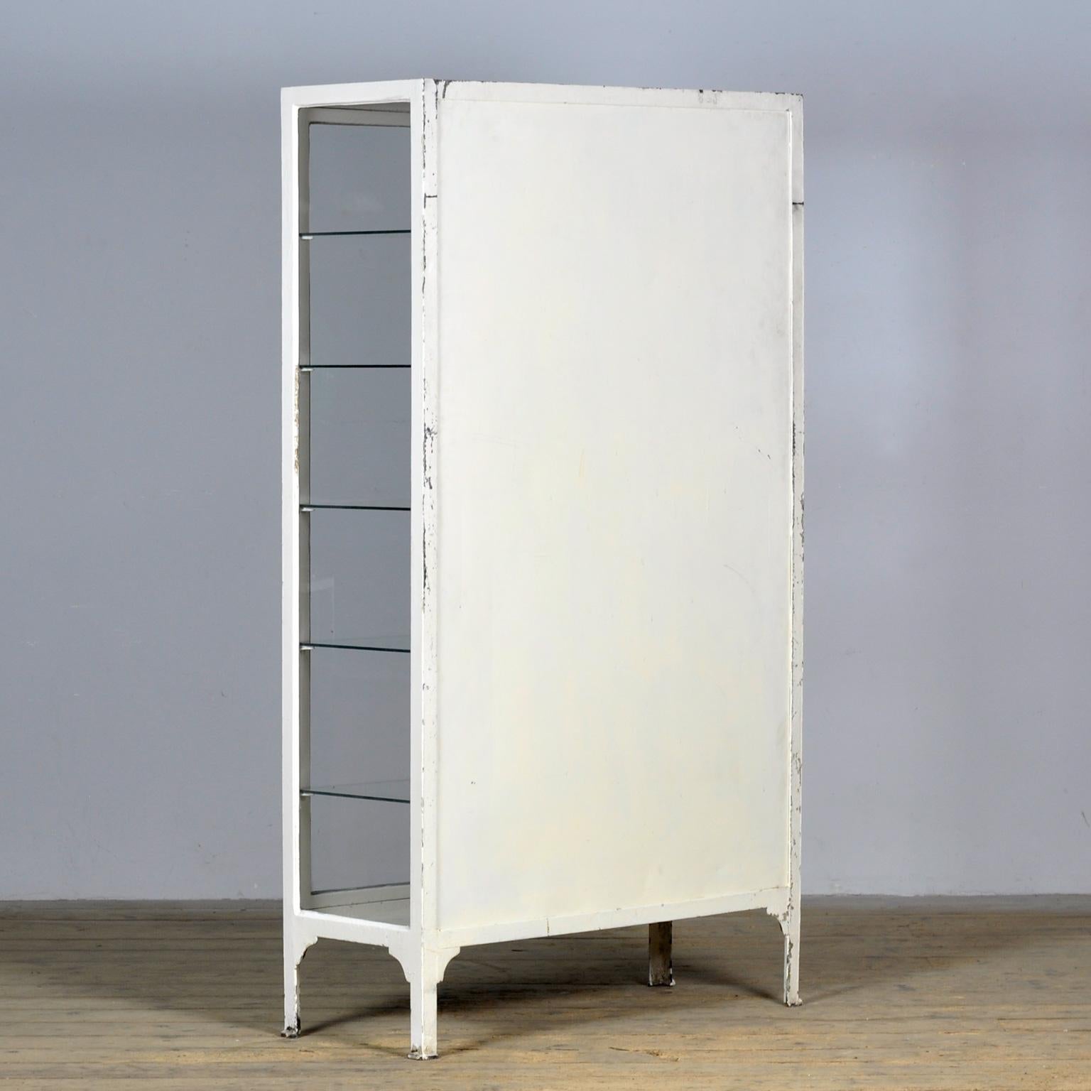 Medical cabinet, 1930’s For Sale 4
