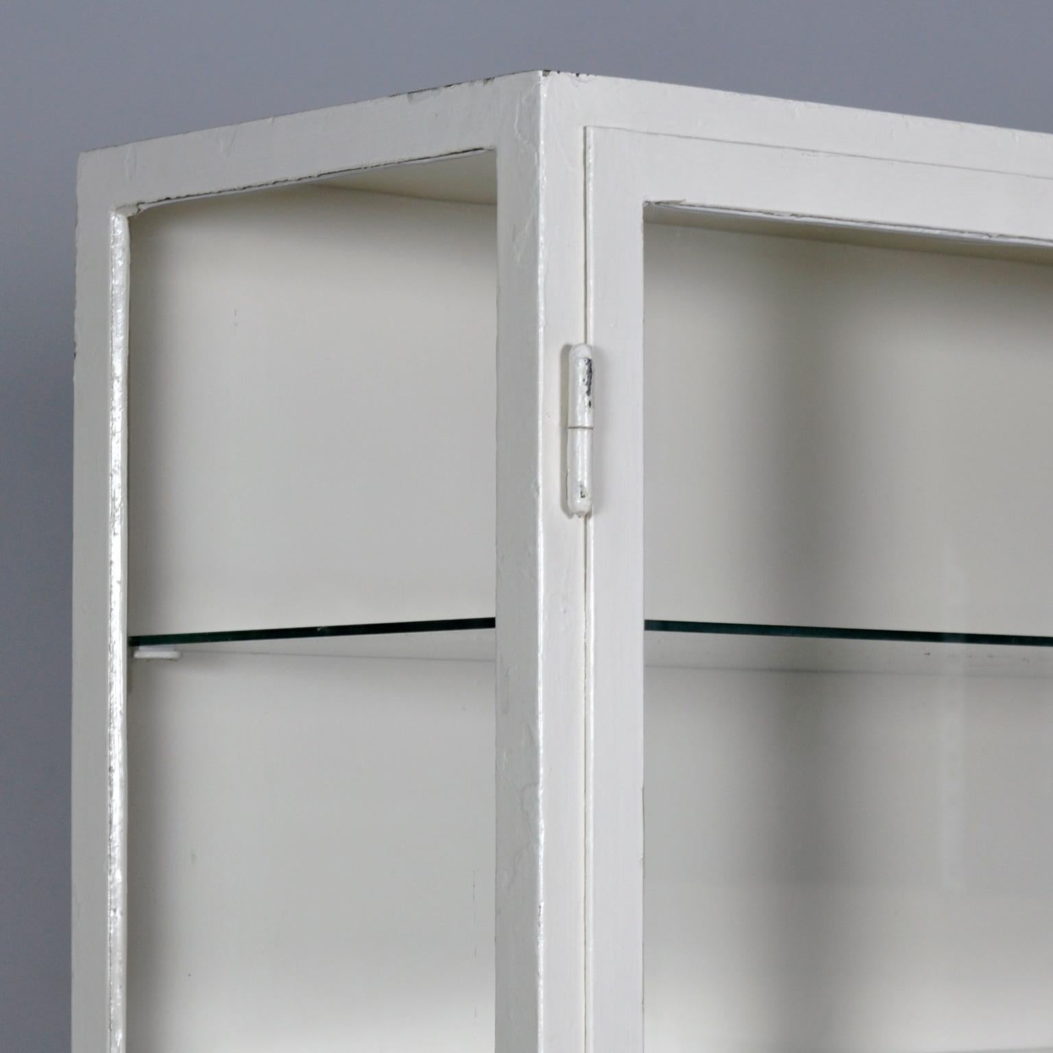 Medical cabinet, 1930’s For Sale 1