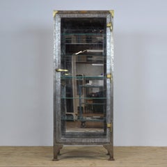 Medizinischer Vitrinenschrank:: 1920er Jahre