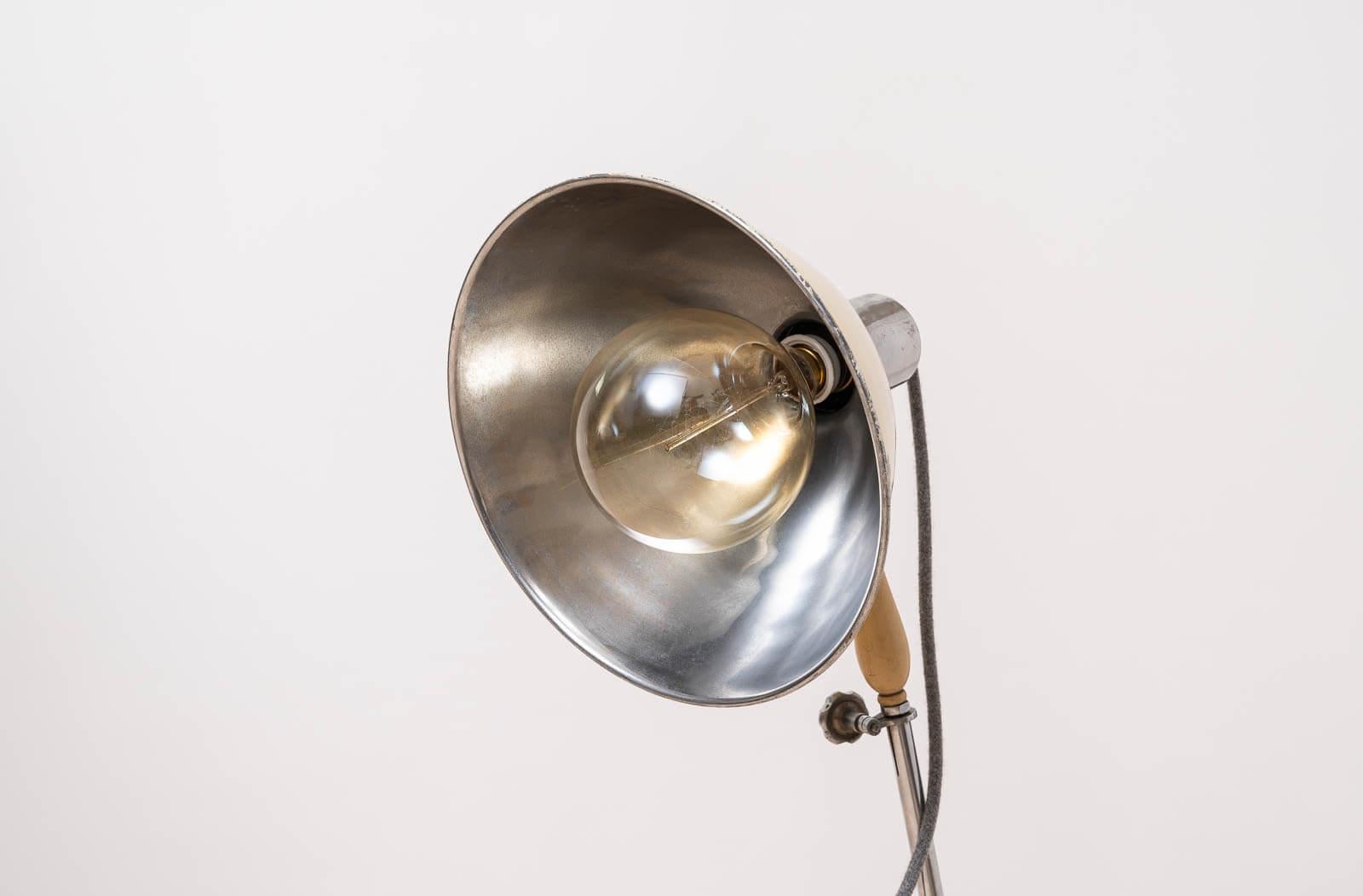 Lámpara de pie médica de Perihel, años 30, Industrial Design en Bueno estado para la venta en Wrocław, Poland