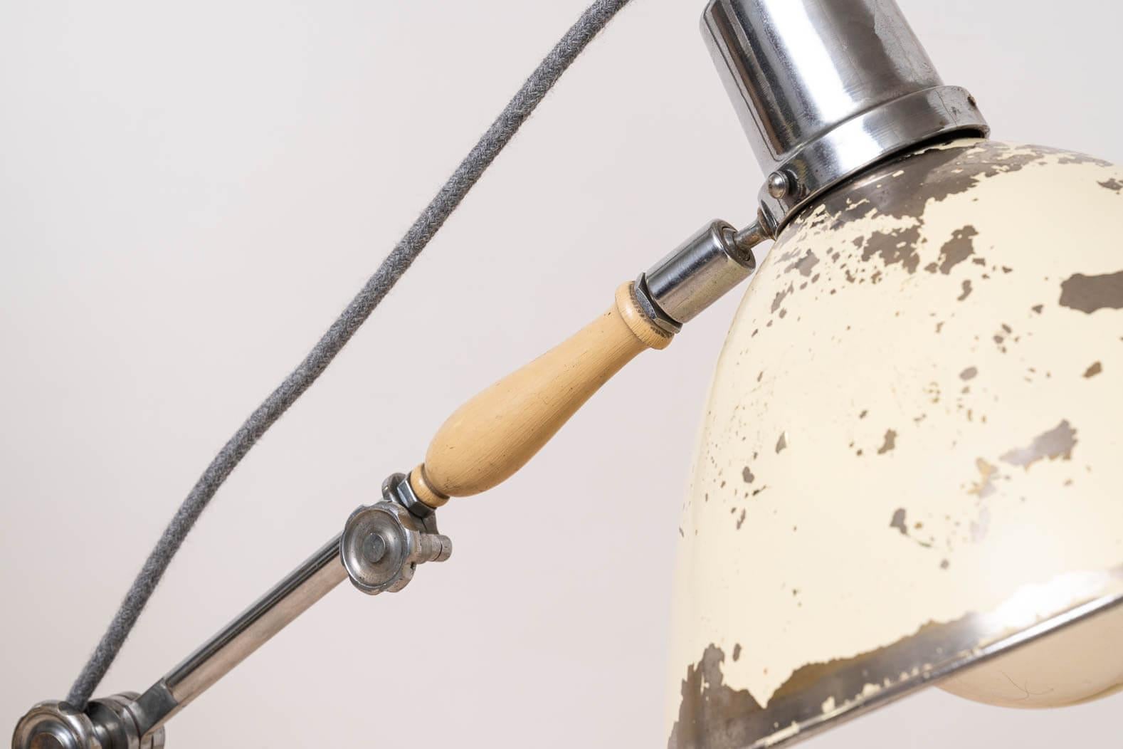 Lámpara de pie médica de Perihel, años 30, Industrial Design mediados del siglo XX en venta