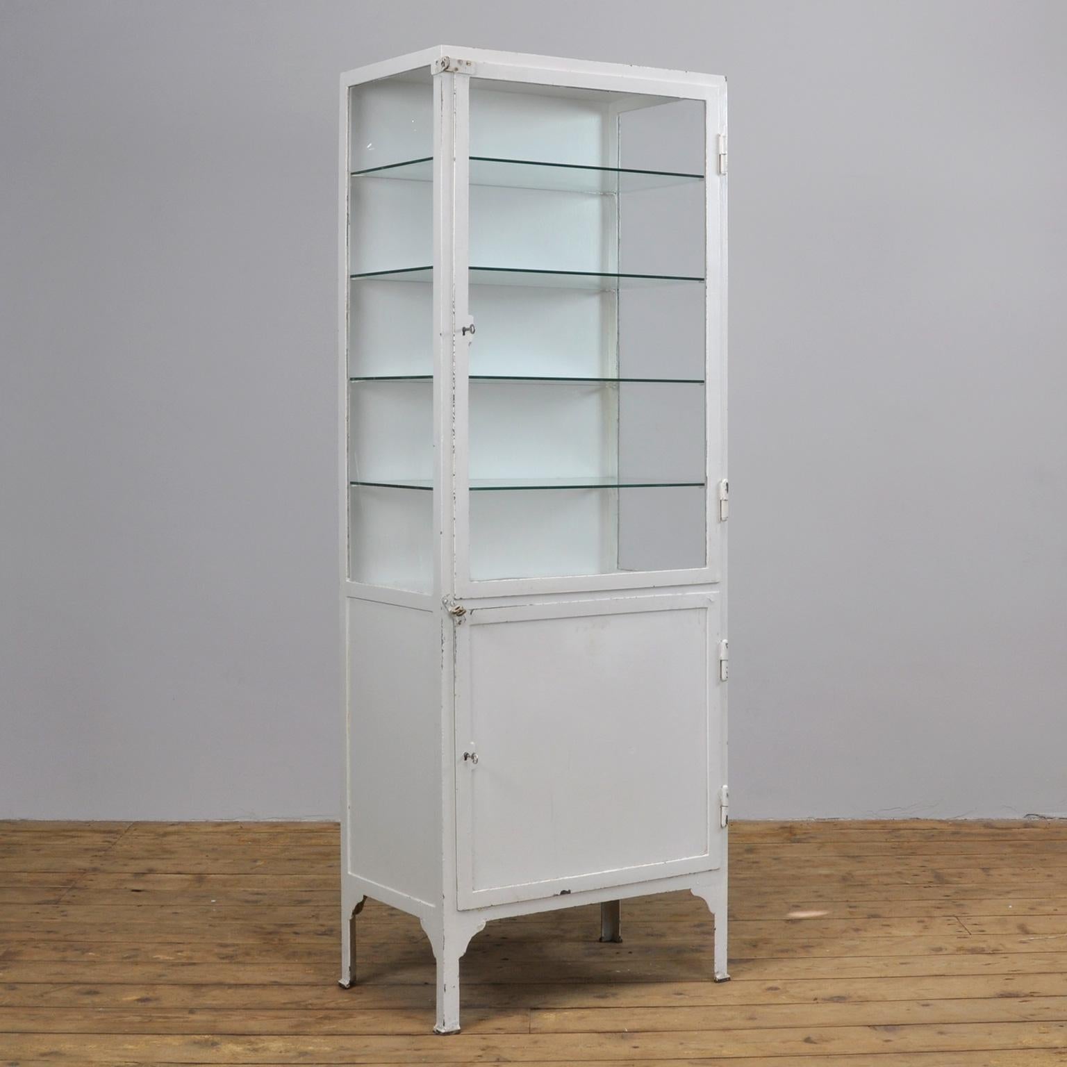 Medical Iron and Glass Cabinet, 1940s (Industriell)
