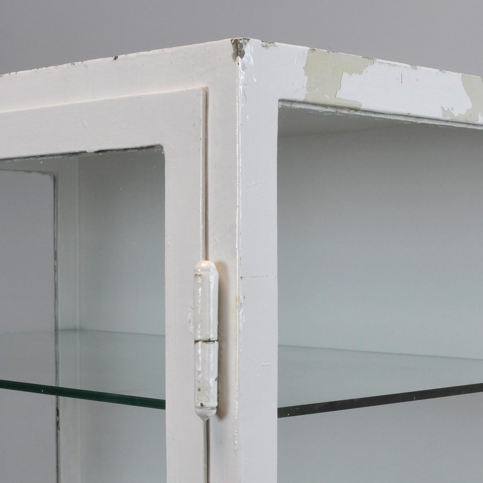 Medical Iron and Glass Cabinet, 1940s im Zustand „Gut“ in Amsterdam, Noord Holland