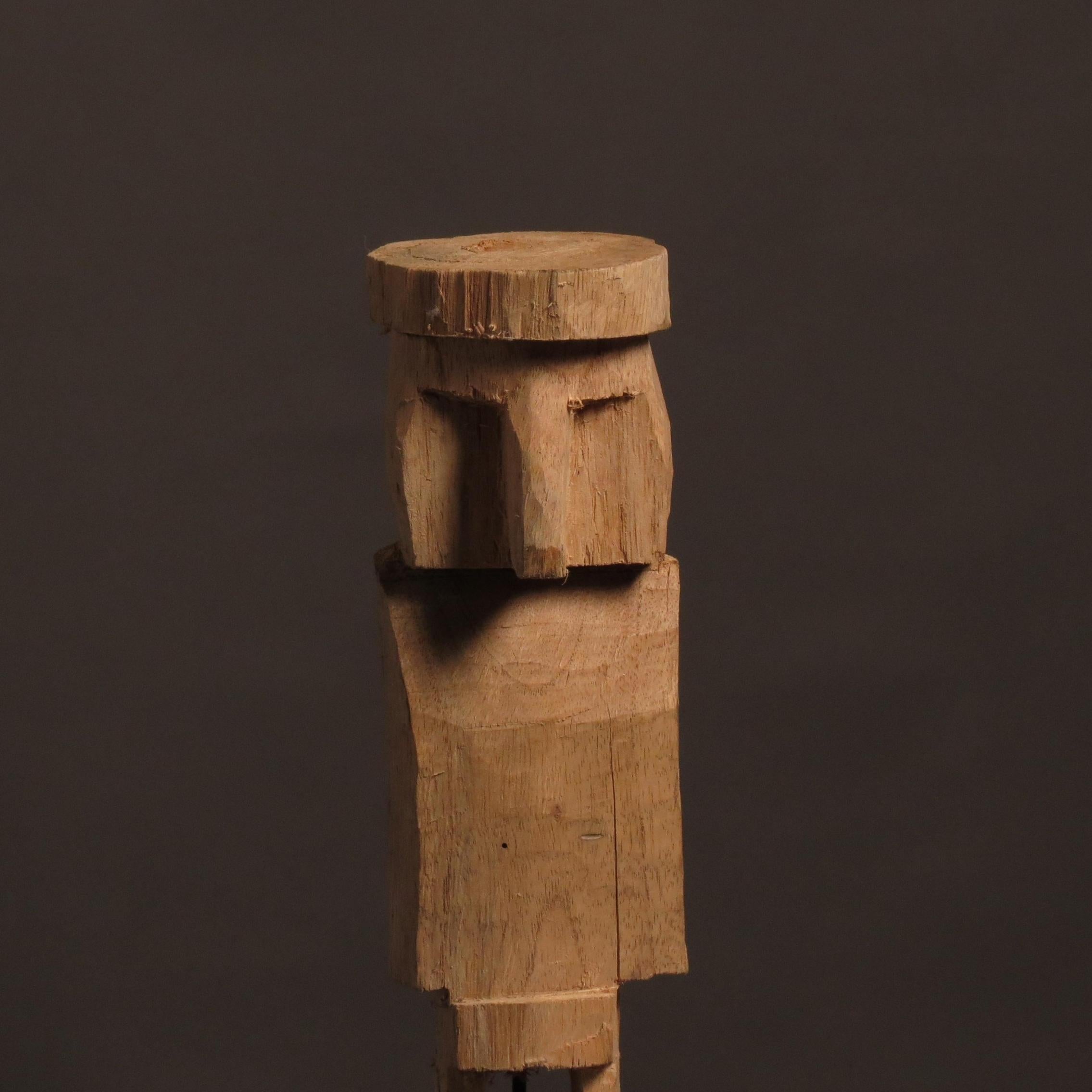 The Kunas are a tribe from Colombia and Panama.

They are very proud of theur culture and their traditions which they maintain and pass from a generation to the next.

The Nuchu is a wooden sculpture which is present in absolutely every Kuna family