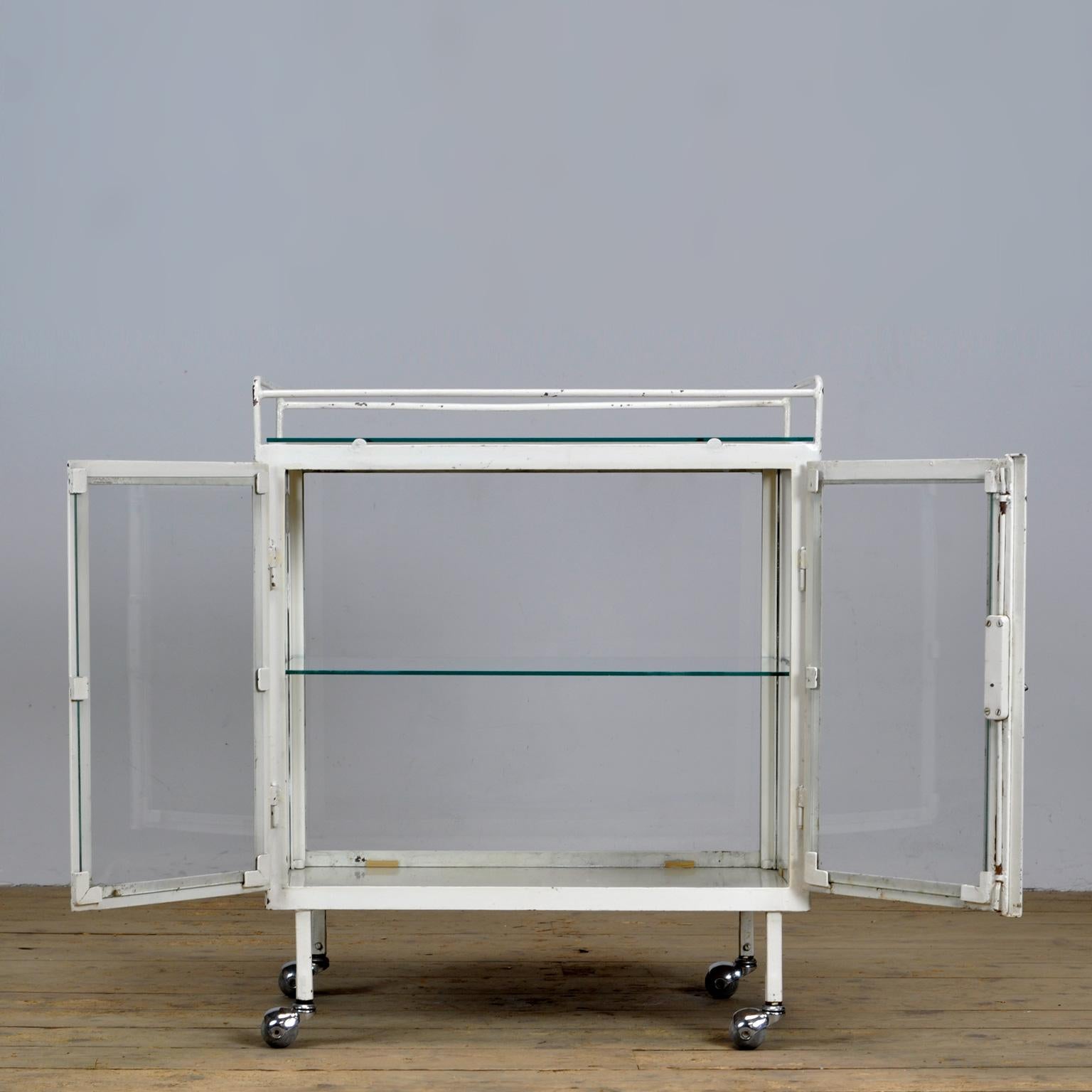 Medical Showcase / Trolley, 1940s For Sale 1