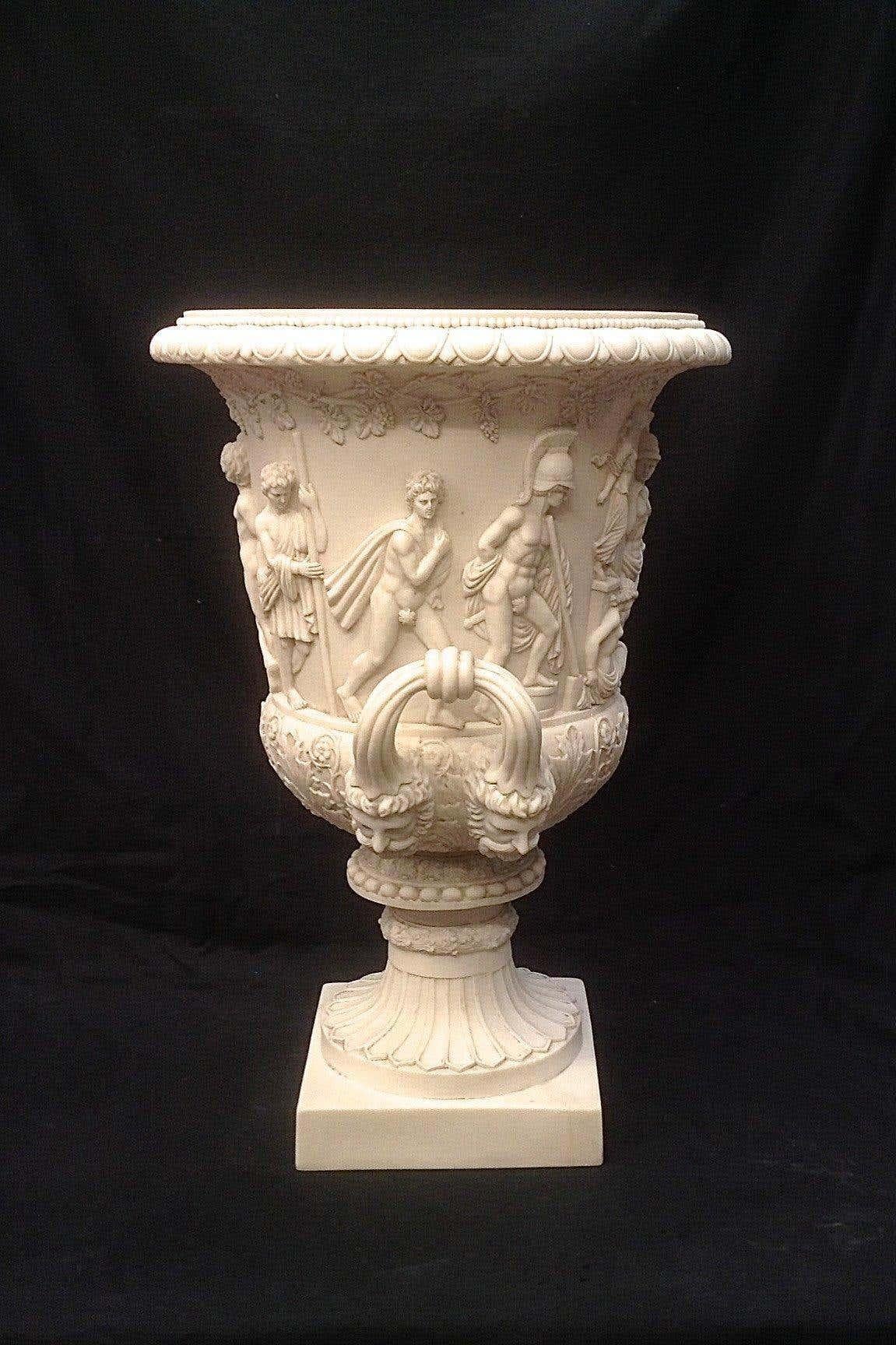 Medici Marble Vase Large, 20th Century In Excellent Condition In Southall, GB