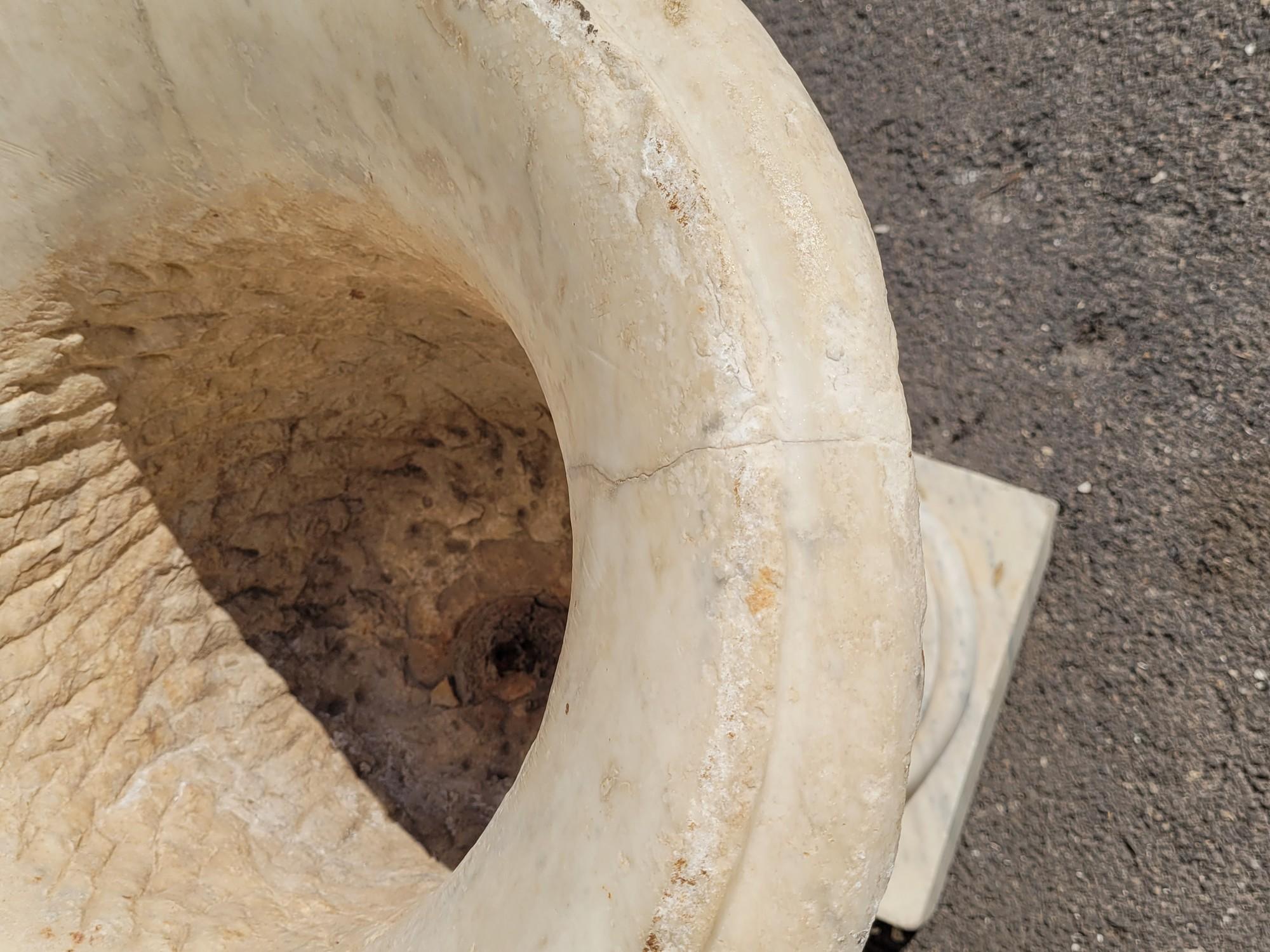 Vase « Medici » en marbre, fin du 19ème siècle 5