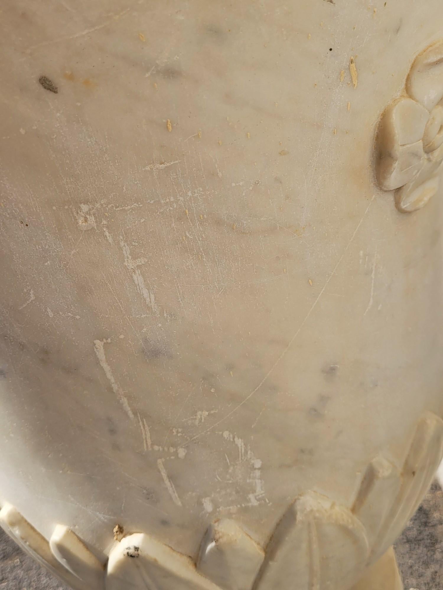 Vase « Medici » en marbre, fin du 19ème siècle 12