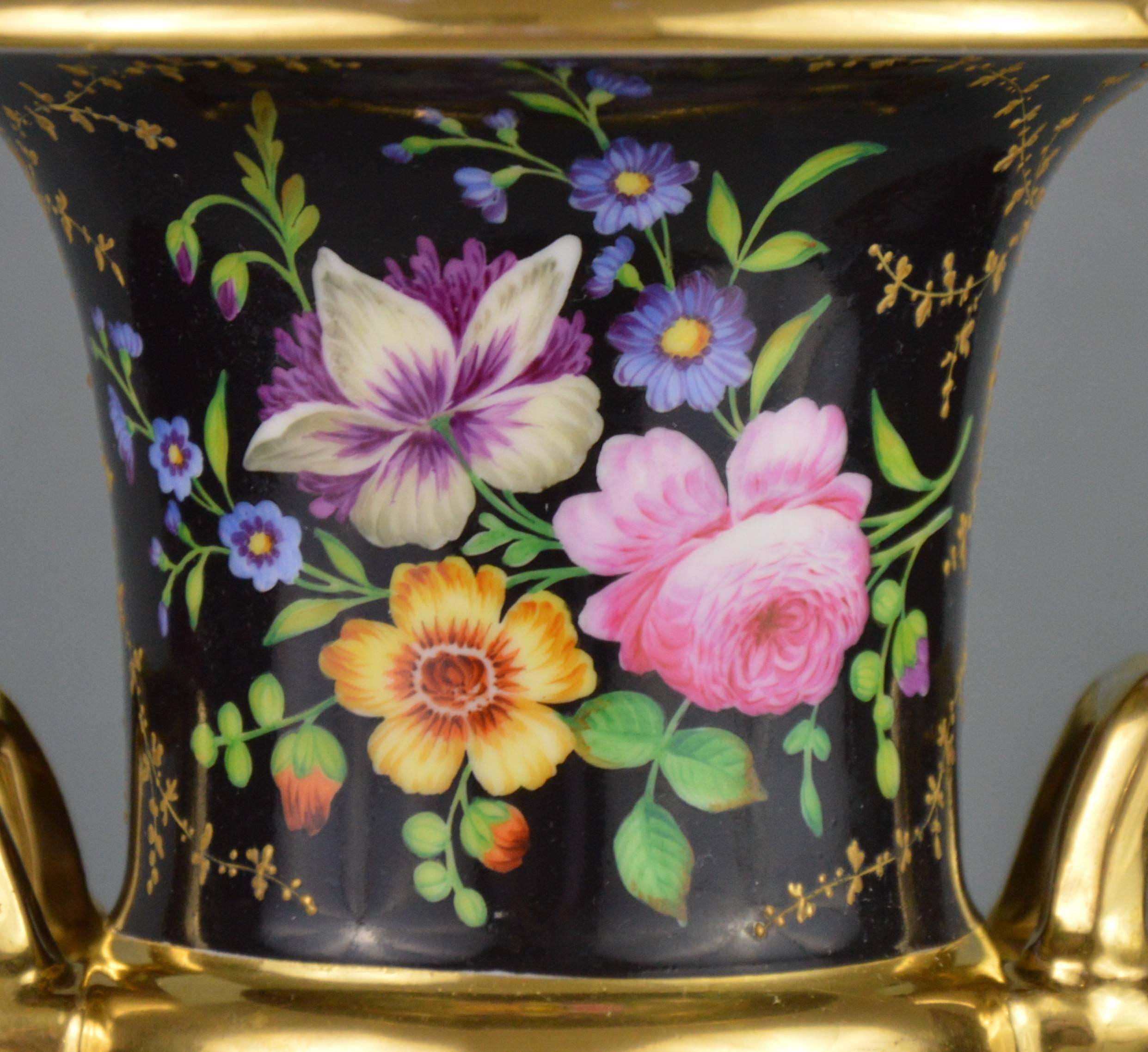 Medici Porcelain Vase Hand-Painted Flower Ornamented Decoration, 1820-1840 4