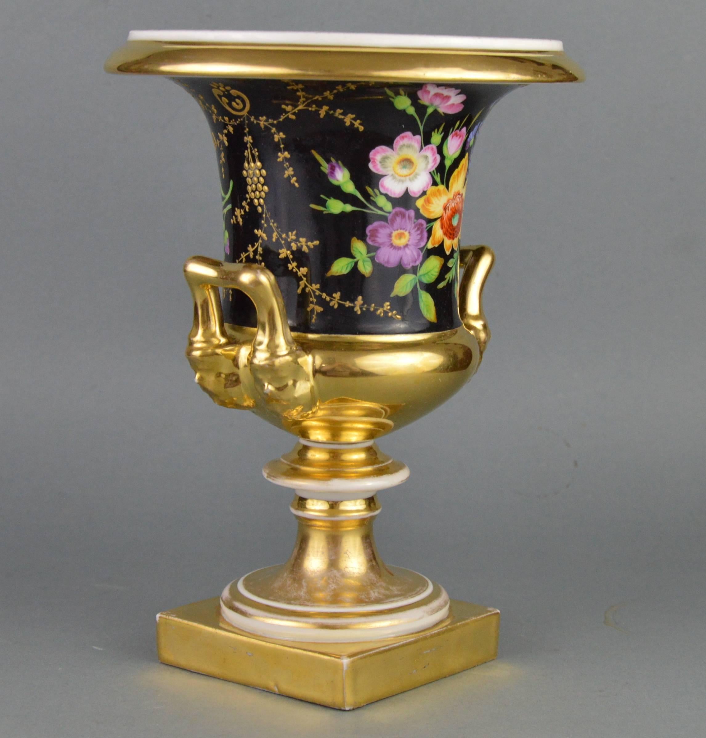 Medici Porcelain Vase Hand-Painted Flower Ornamented Decoration, 1820-1840 2