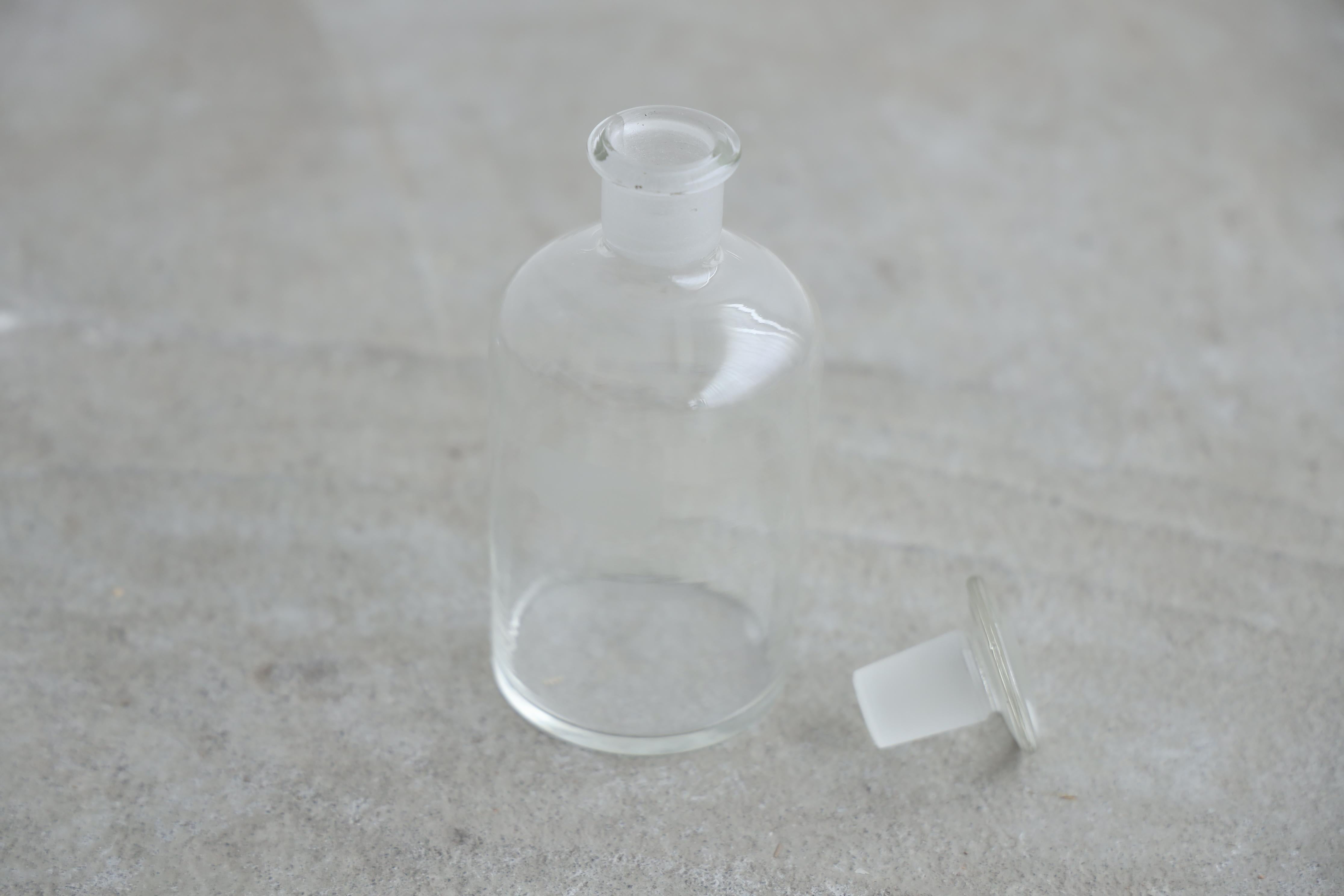 Medicine Bottle, Glass Container, Japanese antique For Sale 5
