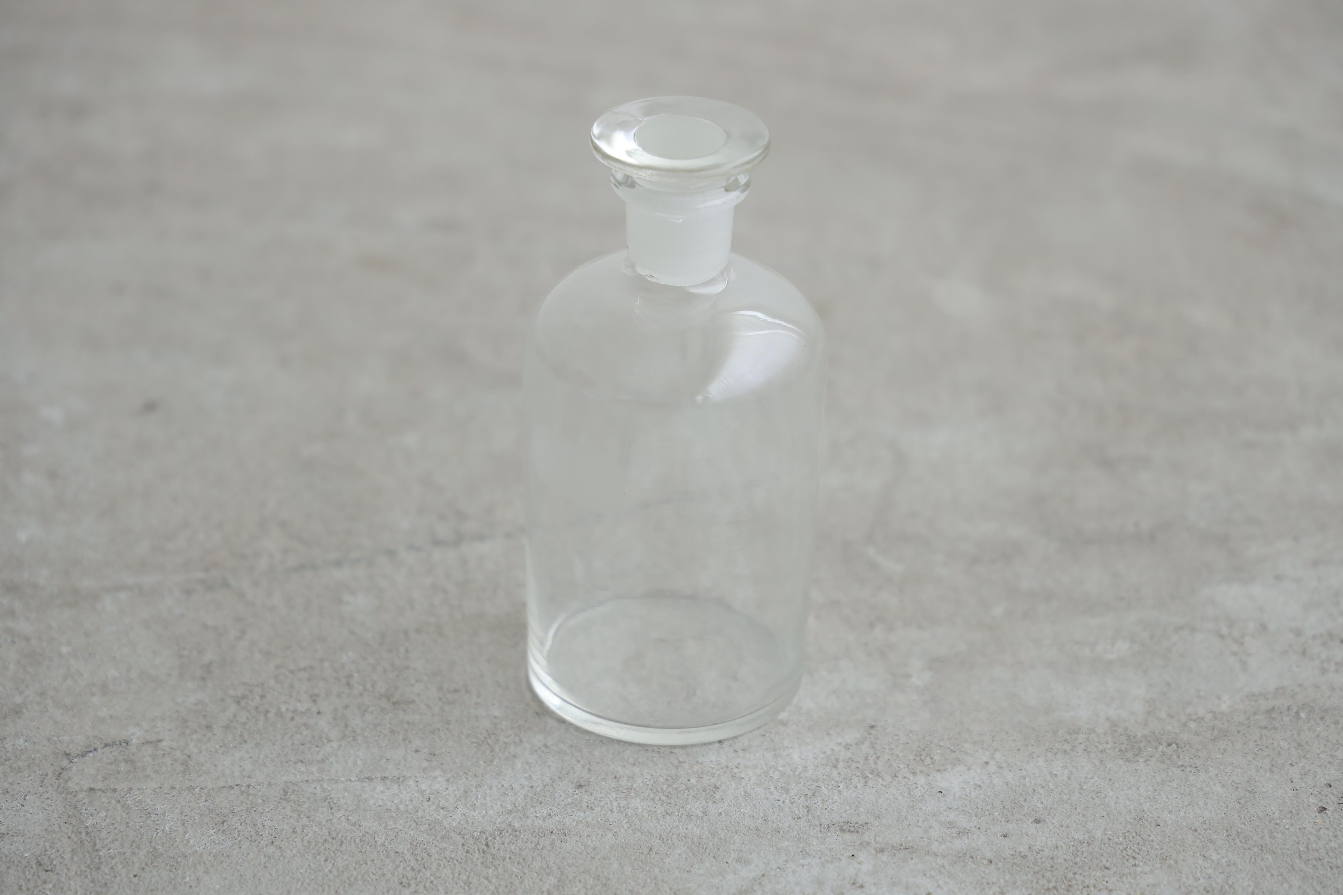 Medicine Bottle, Glass Container, Japanese antique For Sale 6