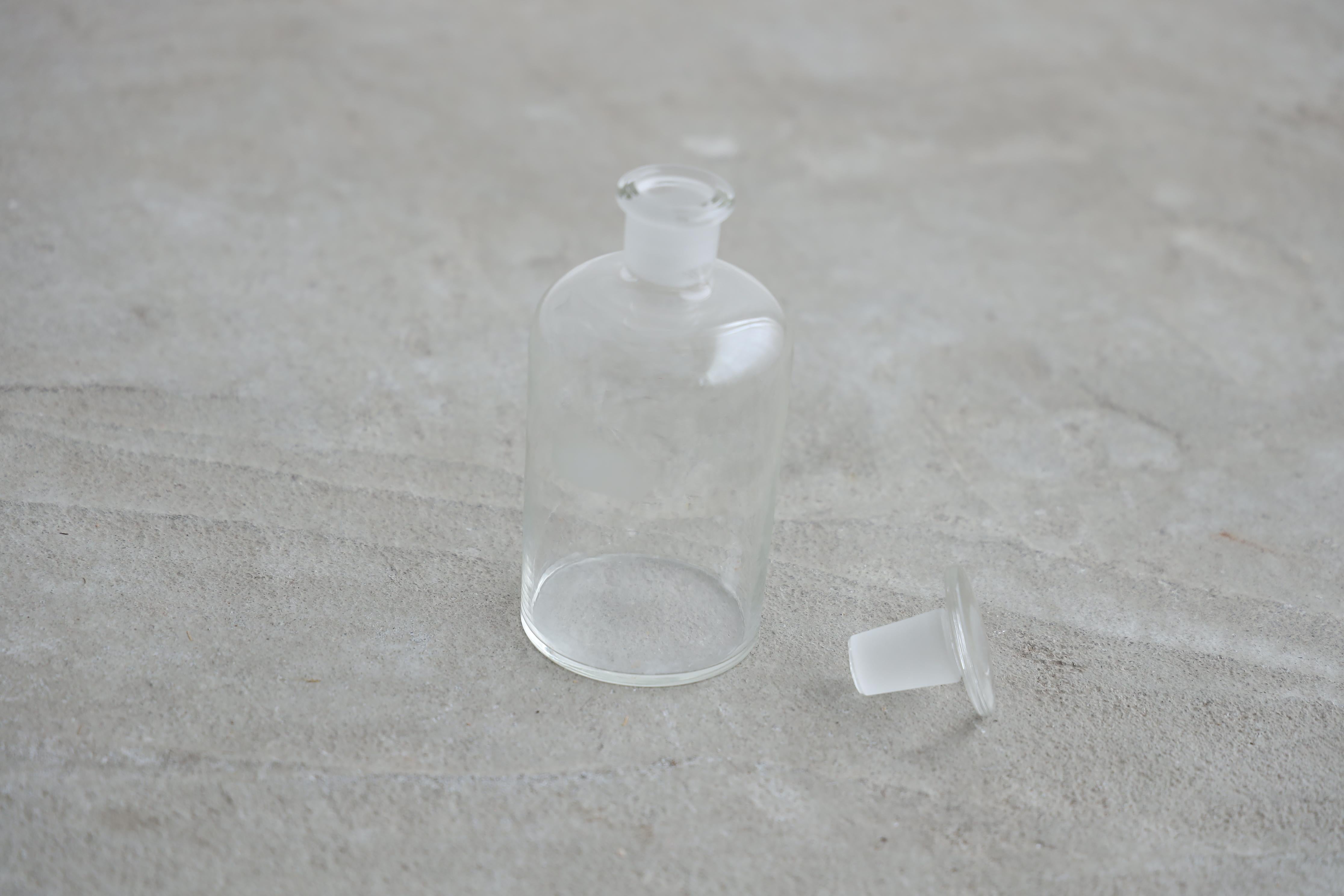 Medicine Bottle, Glass Container, Japanese antique For Sale 3