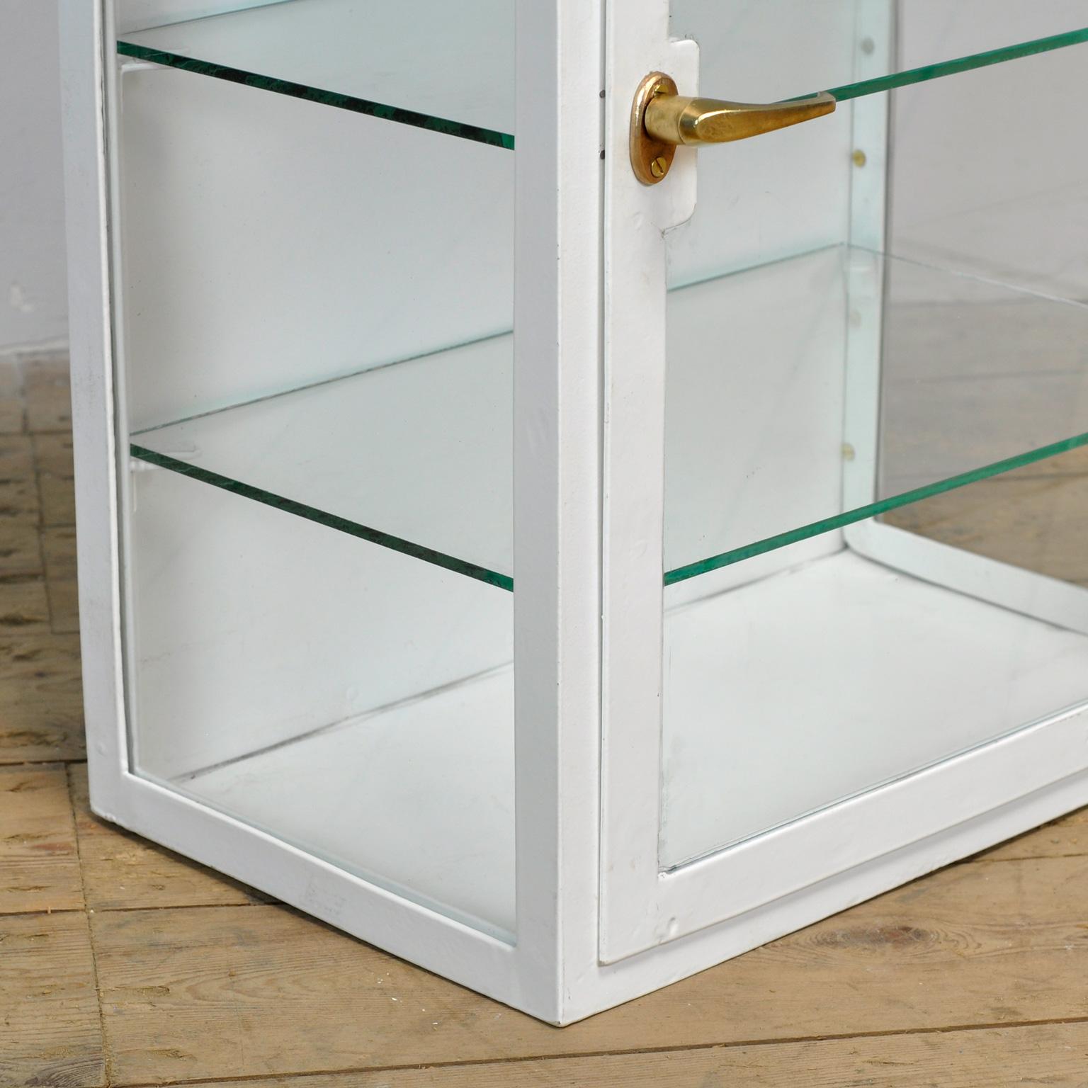 Medicine cabinet, wall unit, 1930’s 2