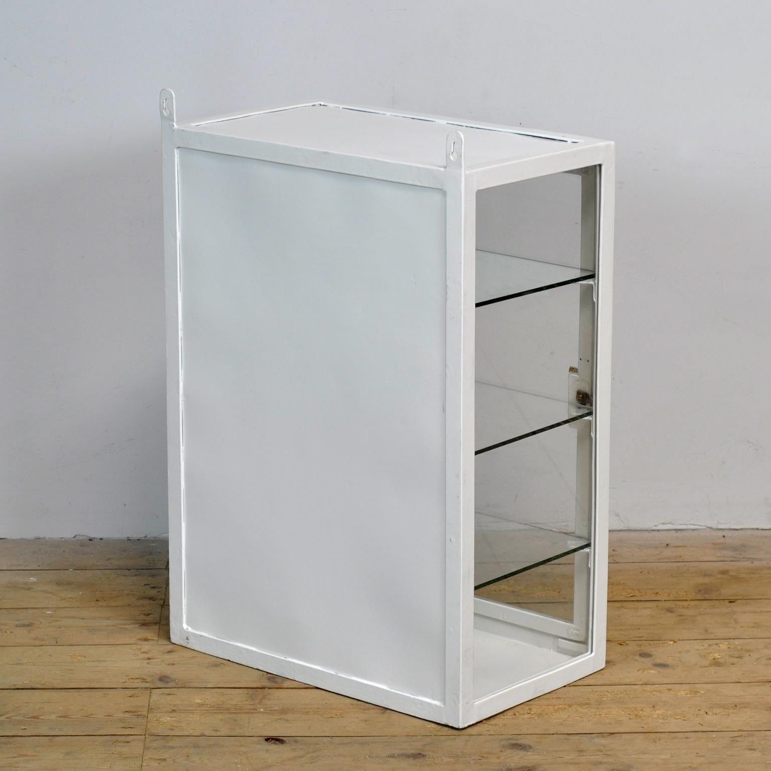 Medicine cabinet, wall unit, 1930’s 4