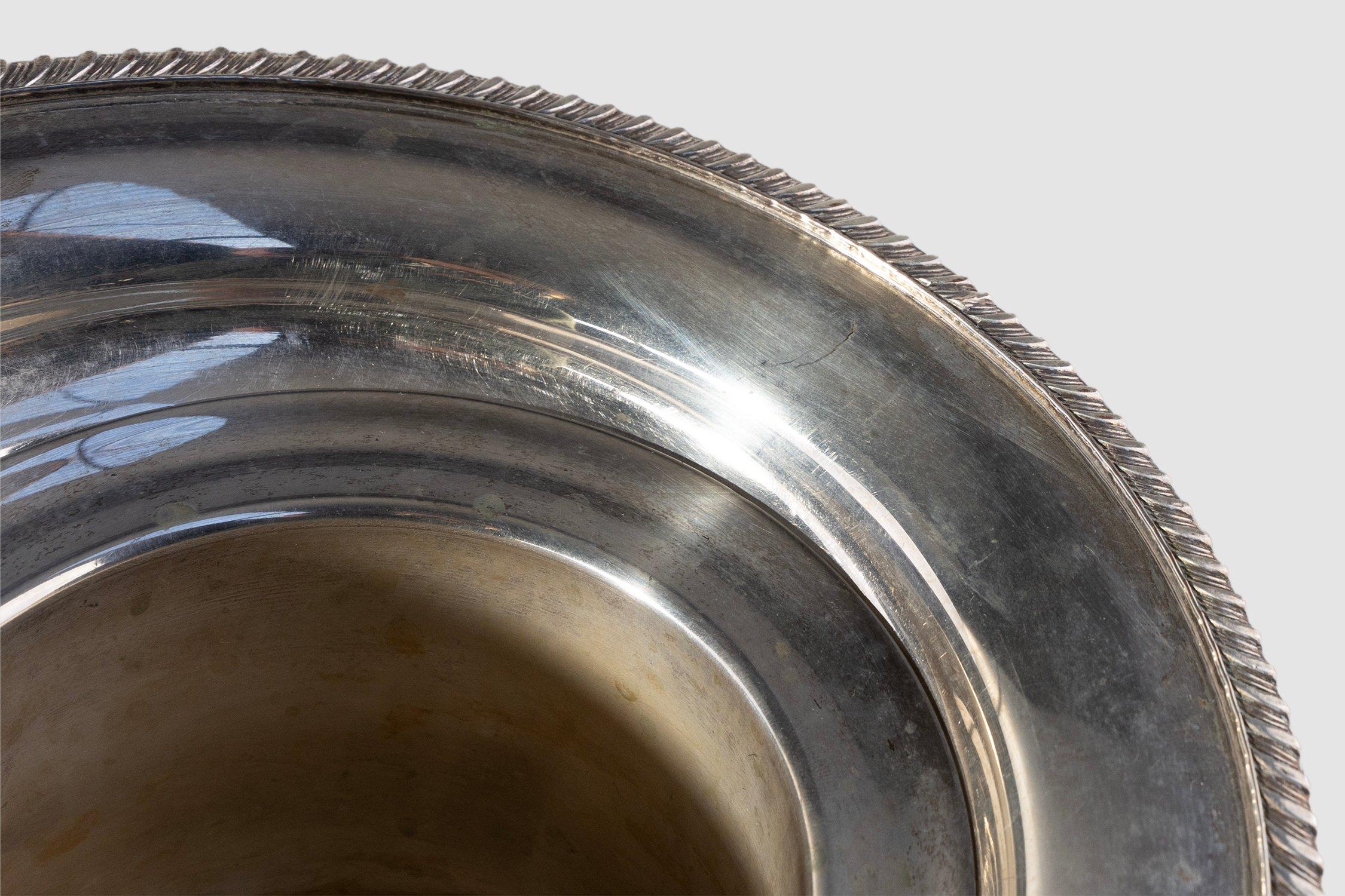 Raffreddatore per champagne a forma di vaso Medicis placcato in argento, Francia, anni '50 in vendita 2