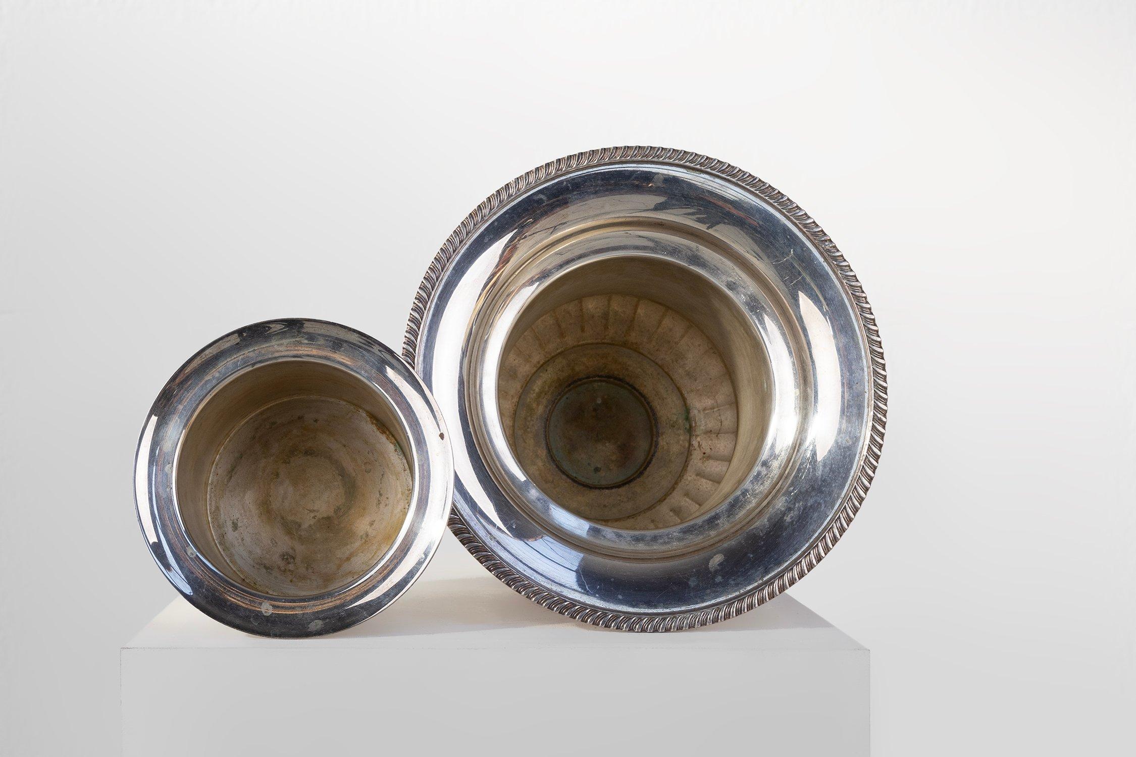 Metallo Raffreddatore per champagne a forma di vaso Medicis placcato in argento, Francia, anni '50 in vendita