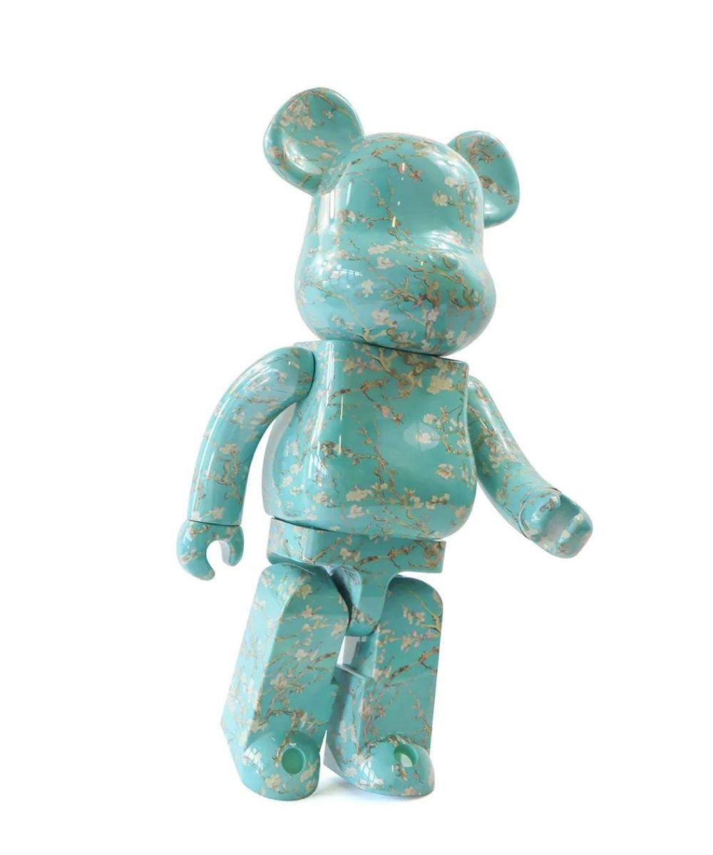 Bearbrick Van Gogh Almond-Blumen mit 1000 % (Streetart), Sculpture, von Medicom Toy