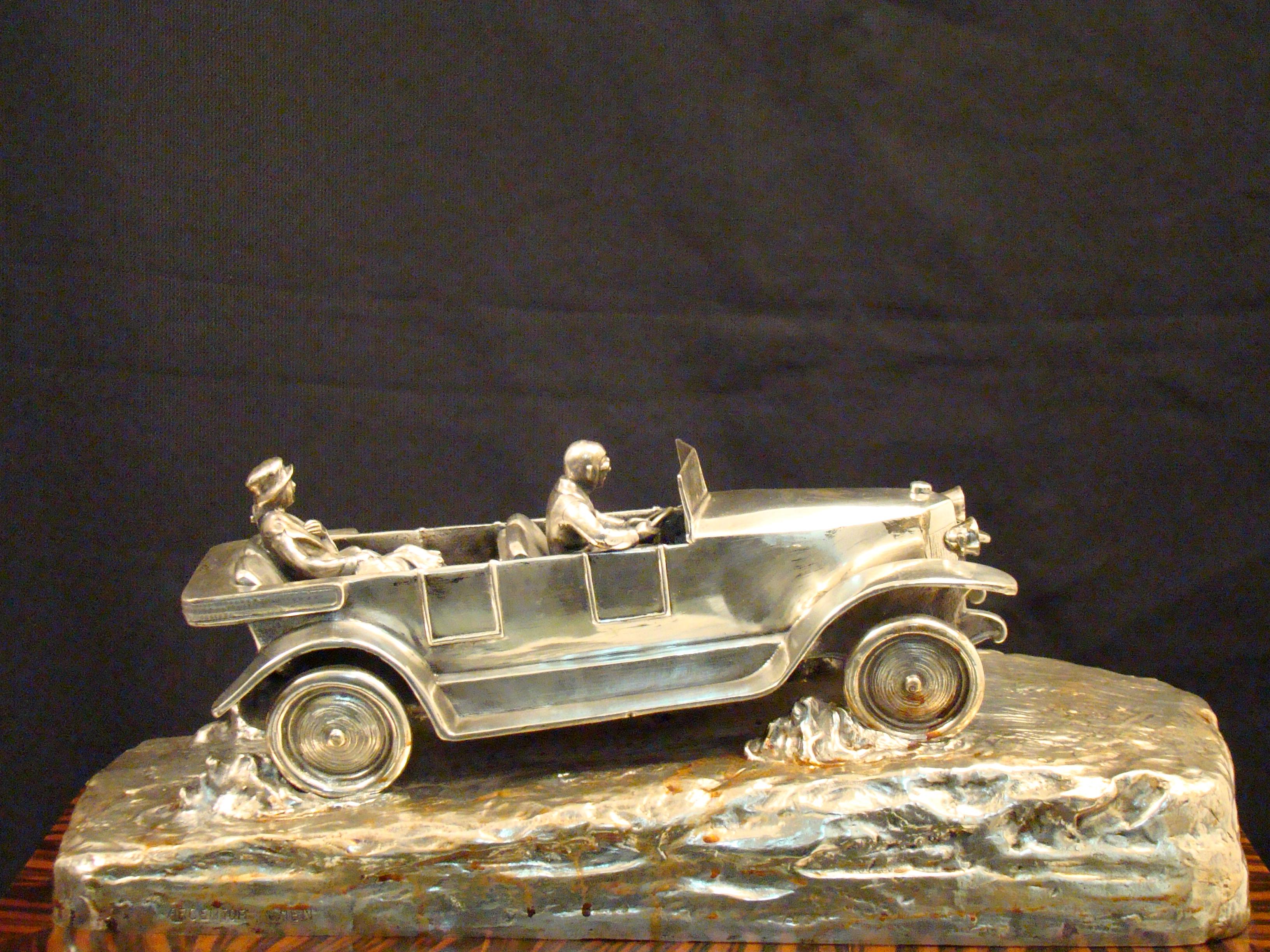 Méda : 1920, Sculpture de voiture en bois Signe : Argentor Wien Bon état - En vente à Ciudad Autónoma Buenos Aires, C
