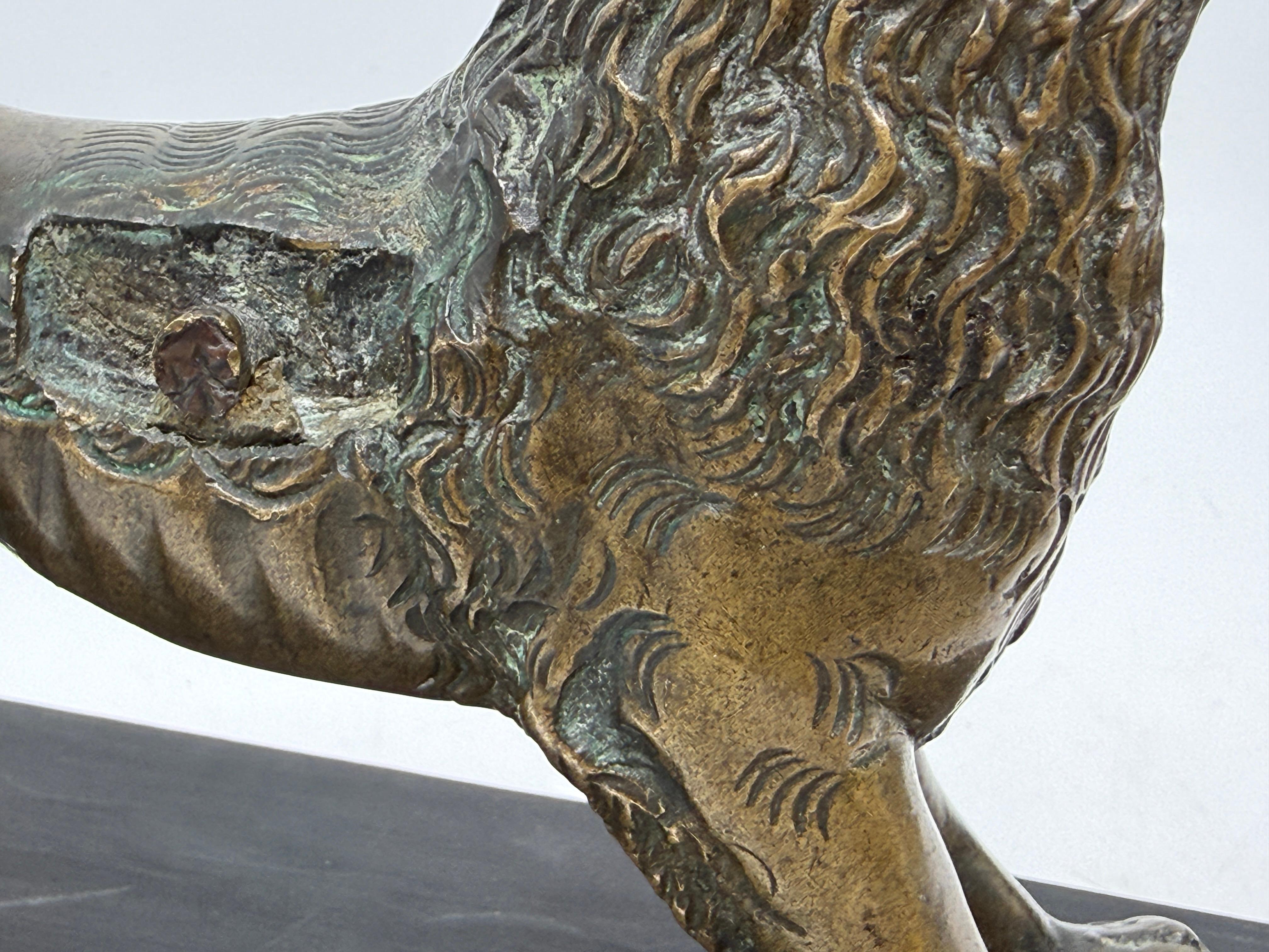 Medieval Bronze Sculpture of a Lion in vendita 8