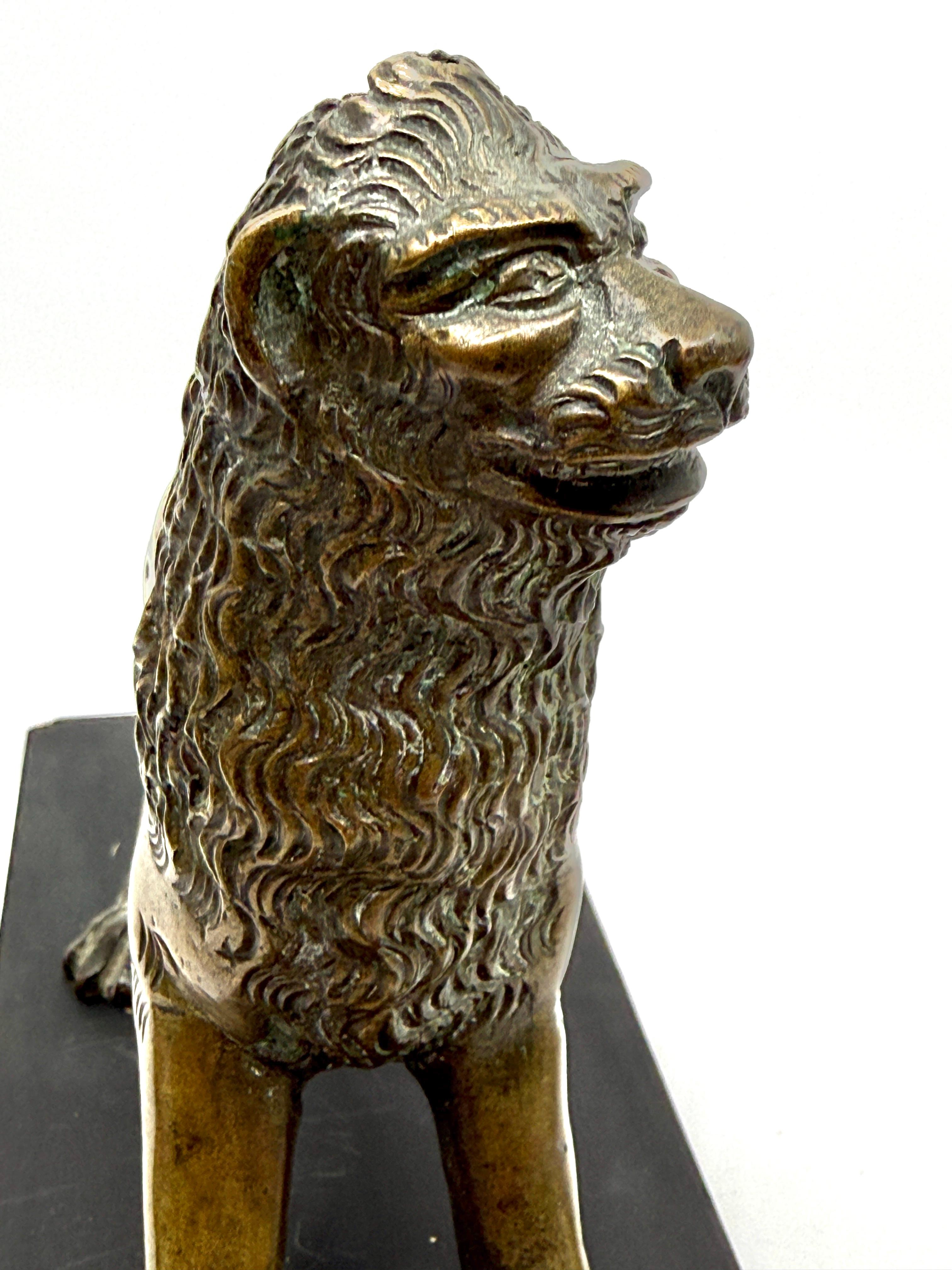 Medieval Bronze Sculpture of a Lion in vendita 11