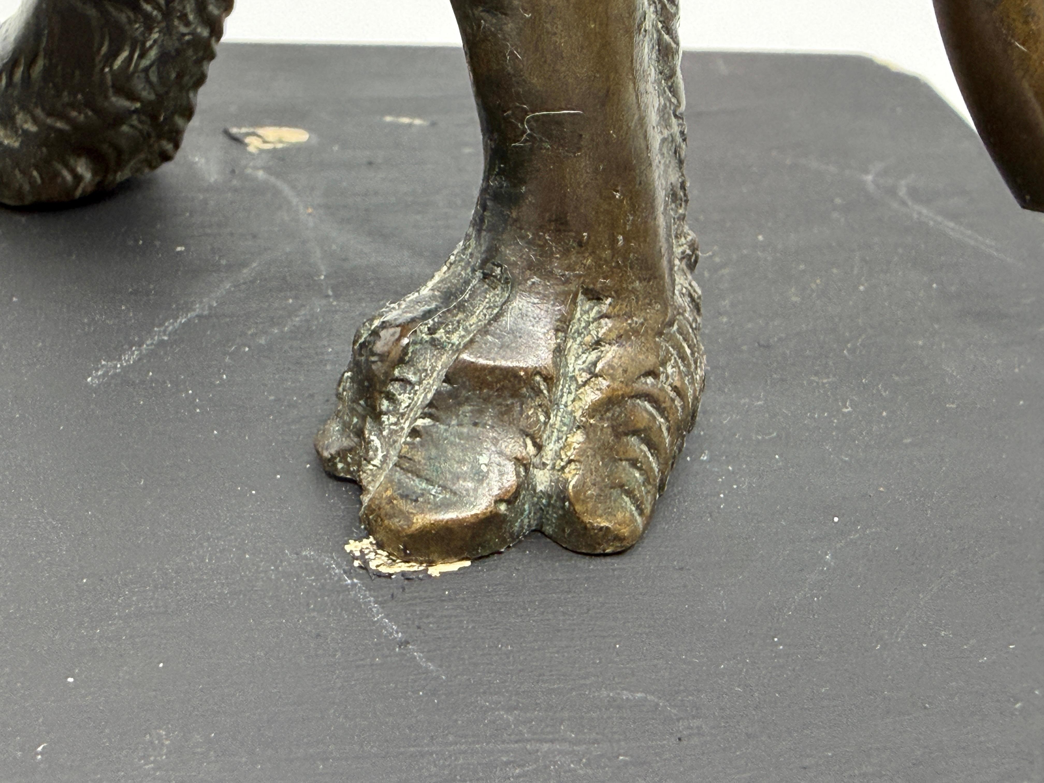 Medieval Bronze Sculpture of a Lion in vendita 3