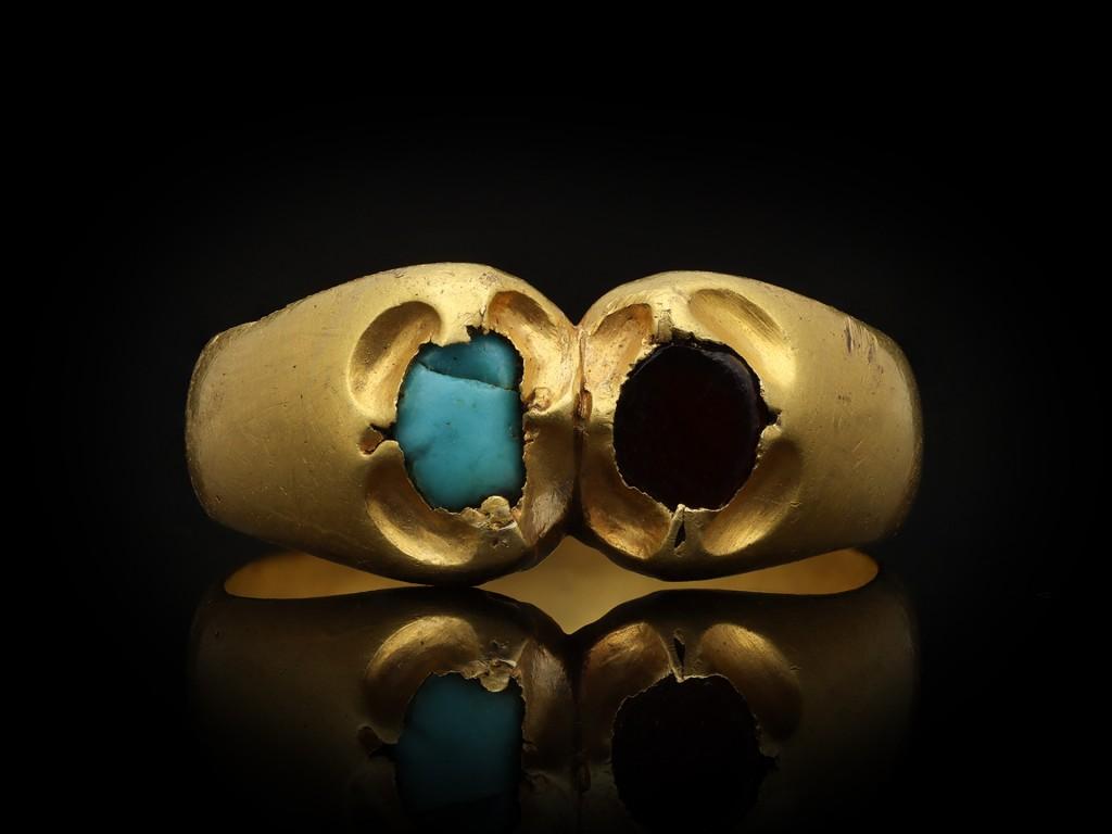 Anello medievale con granato e turchese, circa 1250-1450 d.C. in vendita 2