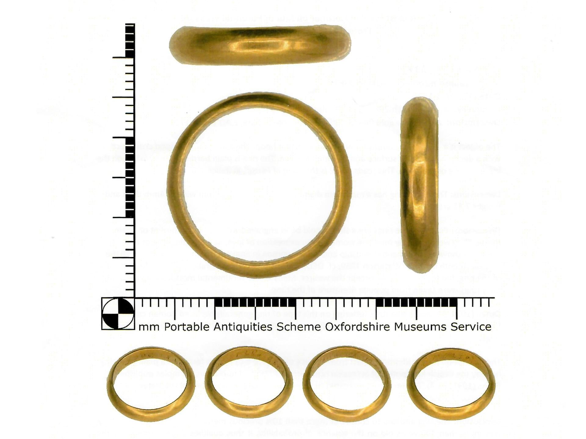 Medieval gold posy ring, 'Love is the bond of peace', circa early 17th century For Sale 2