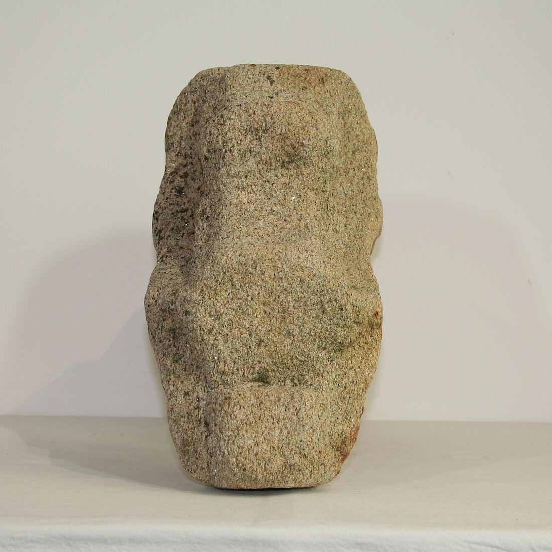 Medieval Gothic French Carved Stone Architectural Fragment In Good Condition In Buisson, FR