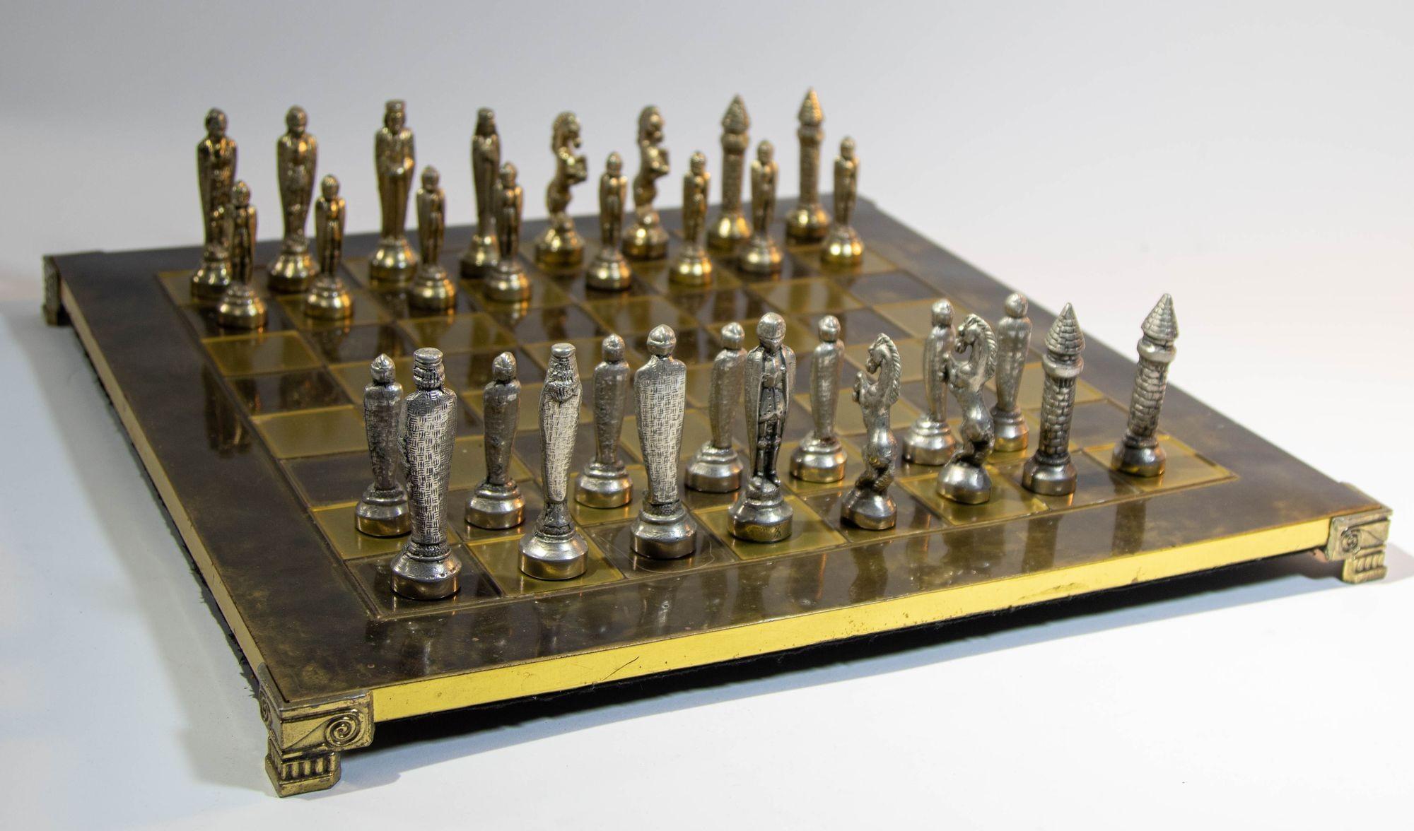 Medieval Knights Chess Set Metal Gold & Silver Pewter Crusaders Game Italy For Sale 5