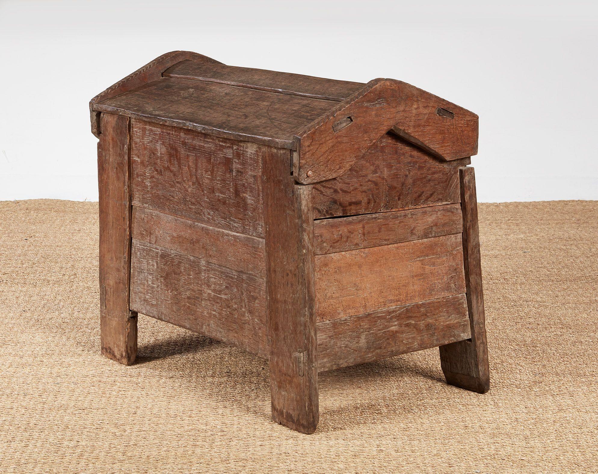 Medieval Oak Chest In Good Condition For Sale In Greenwich, CT