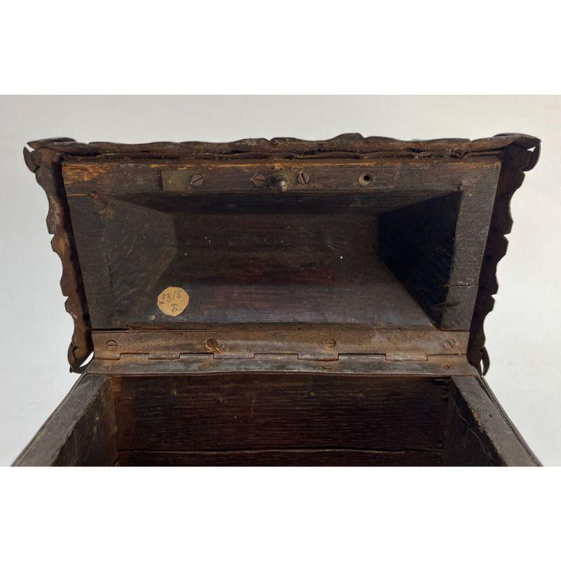 Medieval Patinated Iron-Mounted Oak Casket, 15th Century For Sale 3