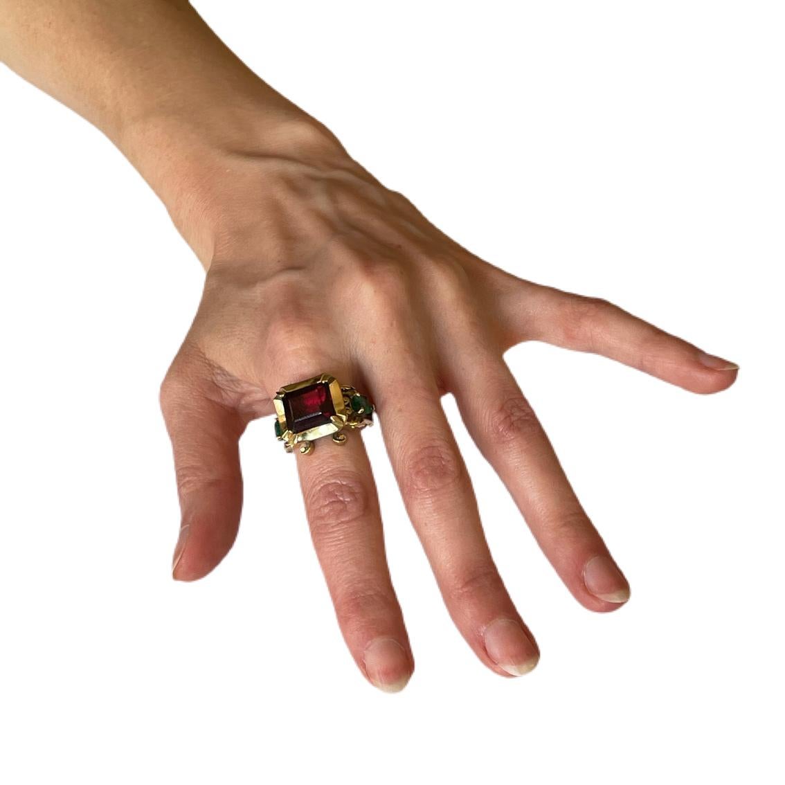 Women's or Men's 7.9ct Garnet, 1.65cts Emeralds, Enamel, & 18kt Yellow Gold Antique Style Ring  For Sale