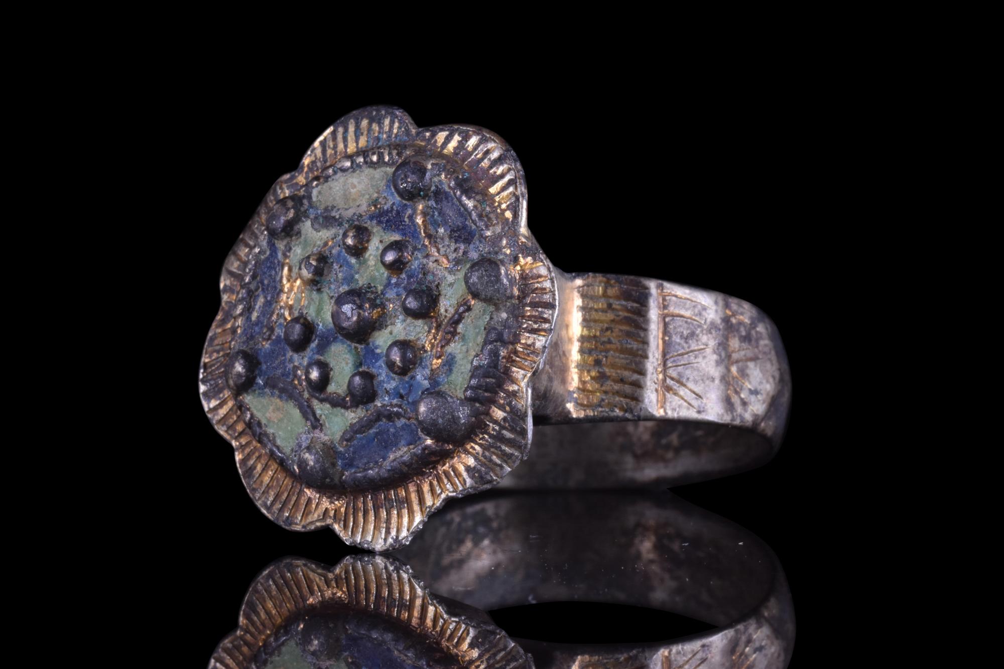 European Medieval Silver Gilt Floral-Shaped Ring with Enamel Inserts For Sale