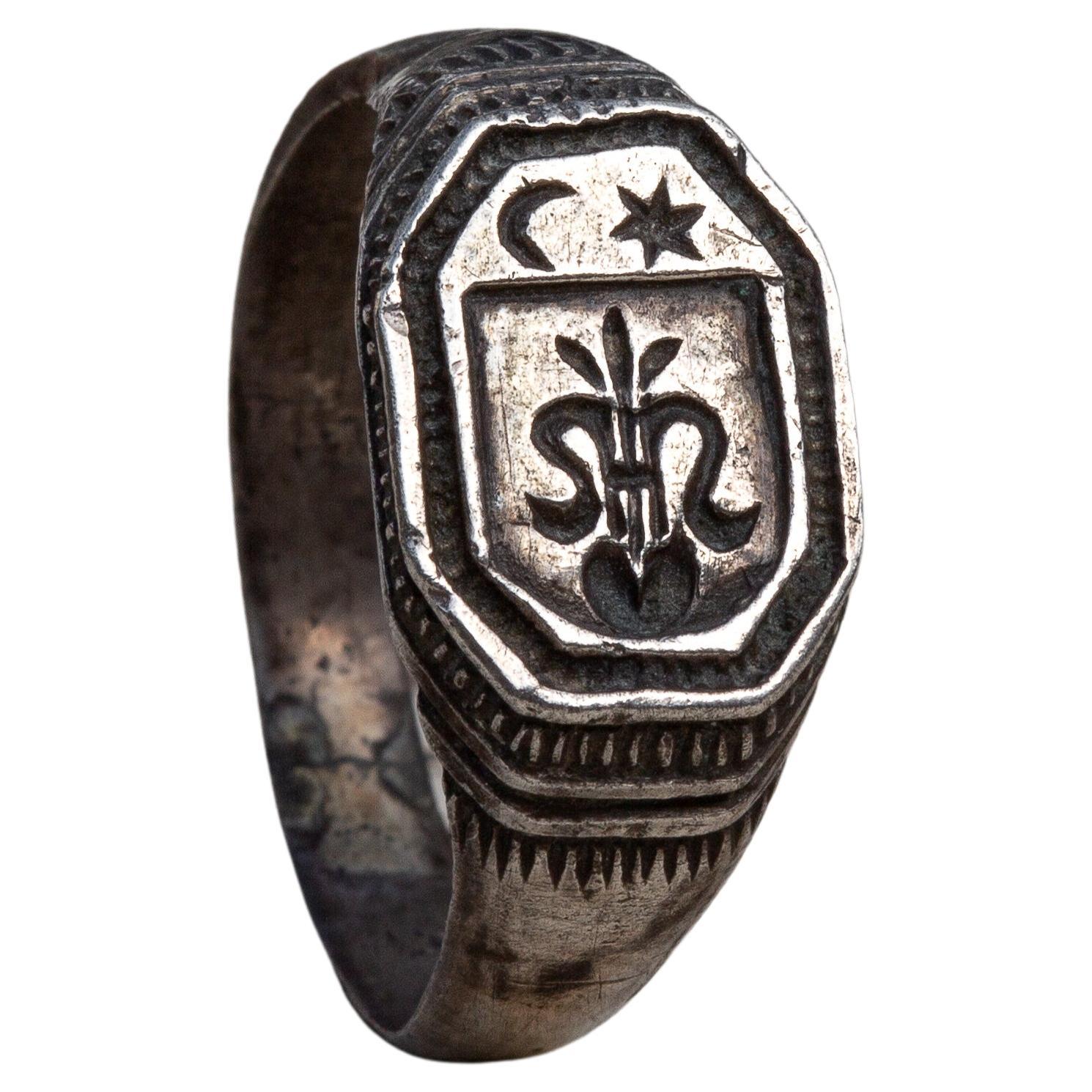 Medieval Silver Heraldic Coat of Arms Intaglio Signet Ring, 14th Century