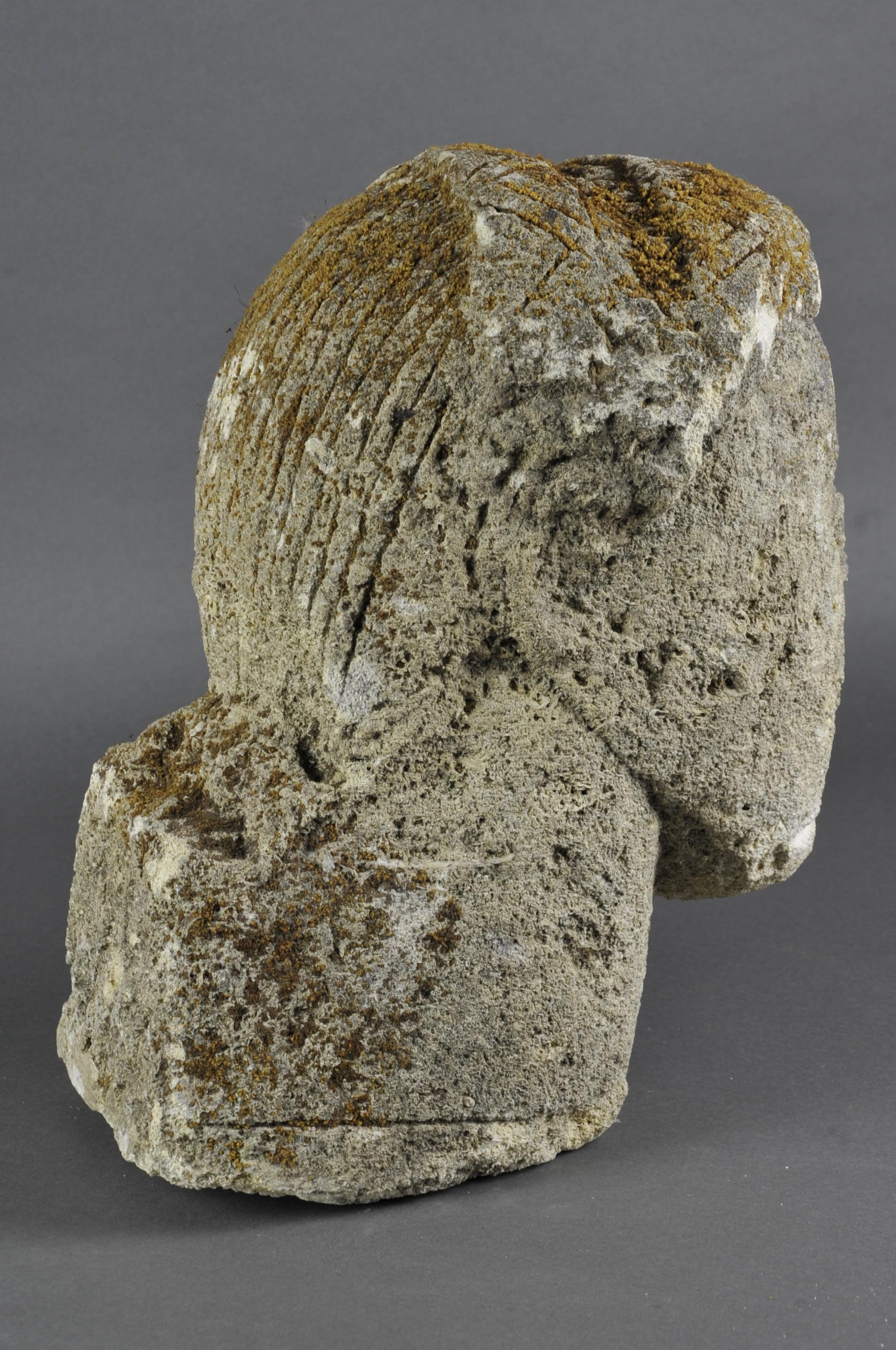 Medieval Stone Sculpture, Head of a Woman with a Headdress In Fair Condition In BARSAC, FR