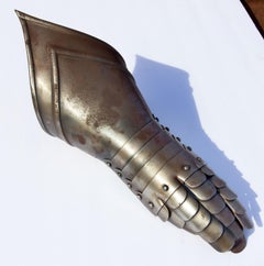 Medieval Style Armor Gauntlet Articulated Steel