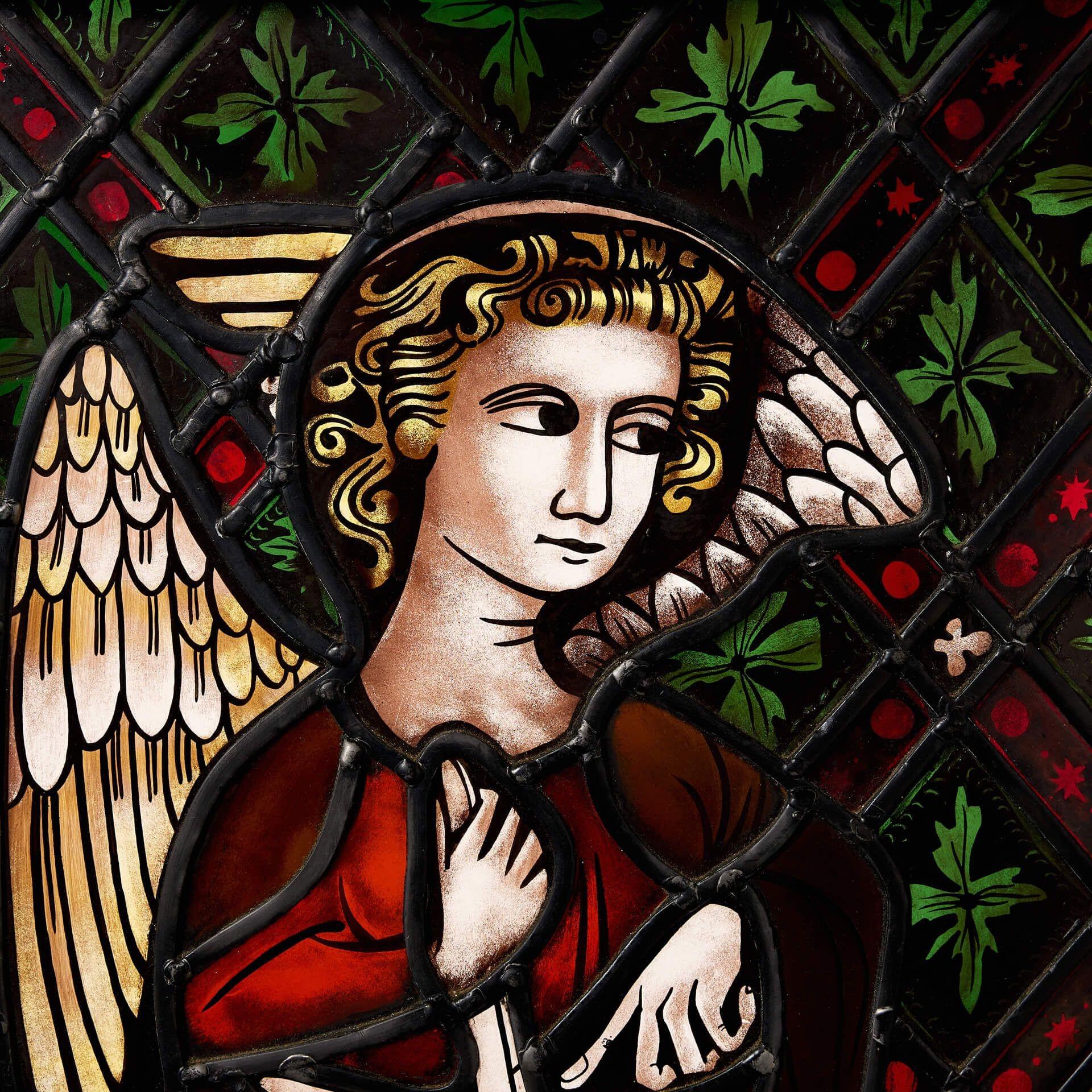 Médiéval Vitrail de style médiéval de Saint Michel en vente