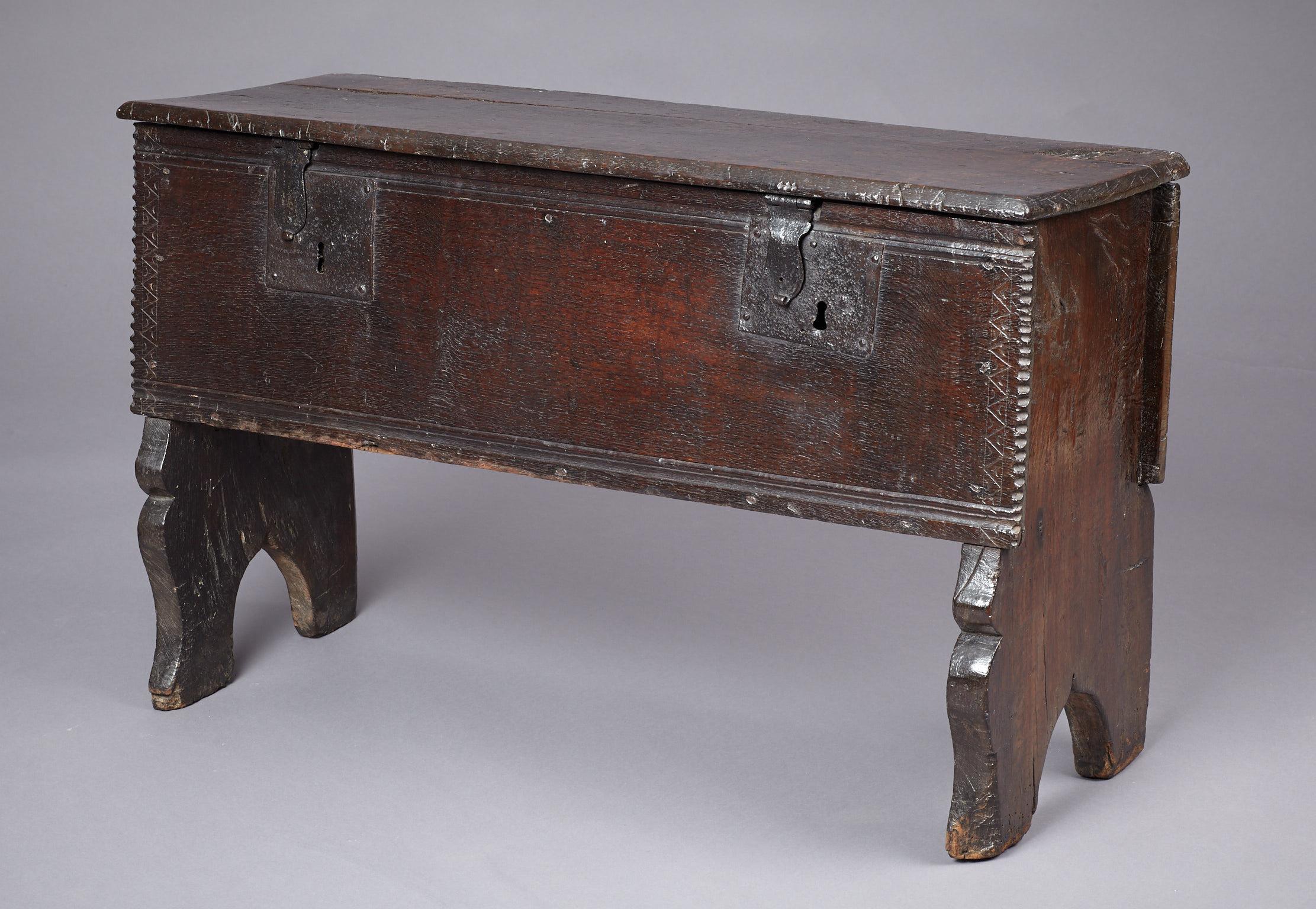 Medieval, Tudor Oak Boarded Chest, Henry VII / VIII, English, circa 1480-1530 For Sale 8