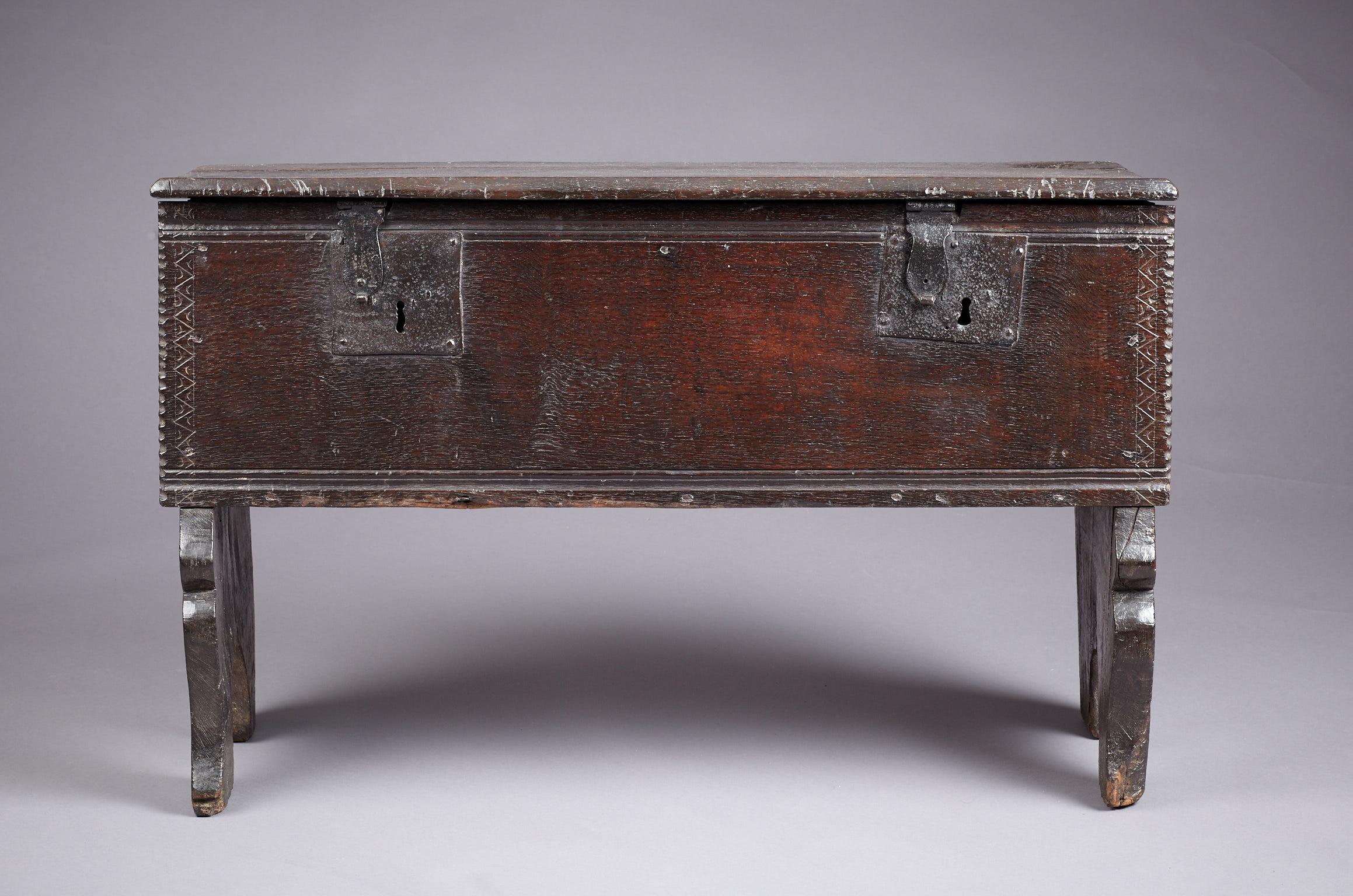 18th Century and Earlier Medieval, Tudor Oak Boarded Chest, Henry VII / VIII, English, circa 1480-1530 For Sale