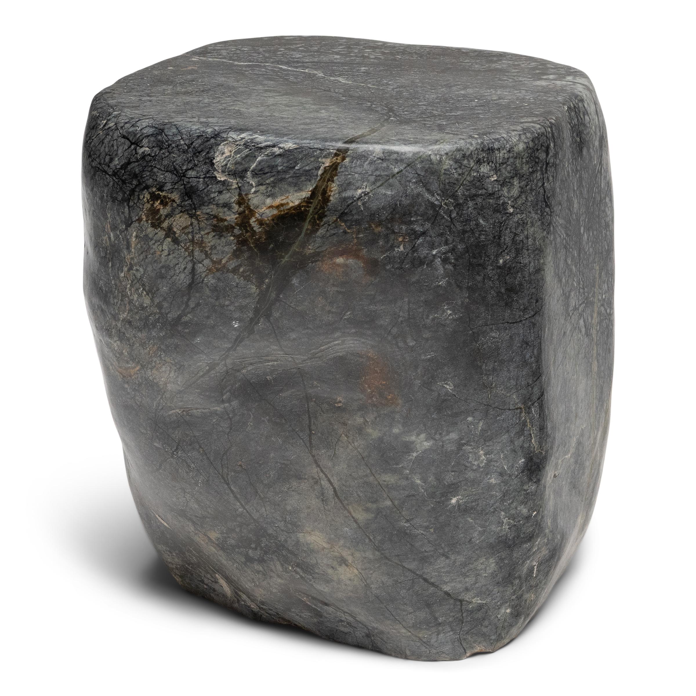 Organique Table d'appoint en pierre pour la méditation en vente