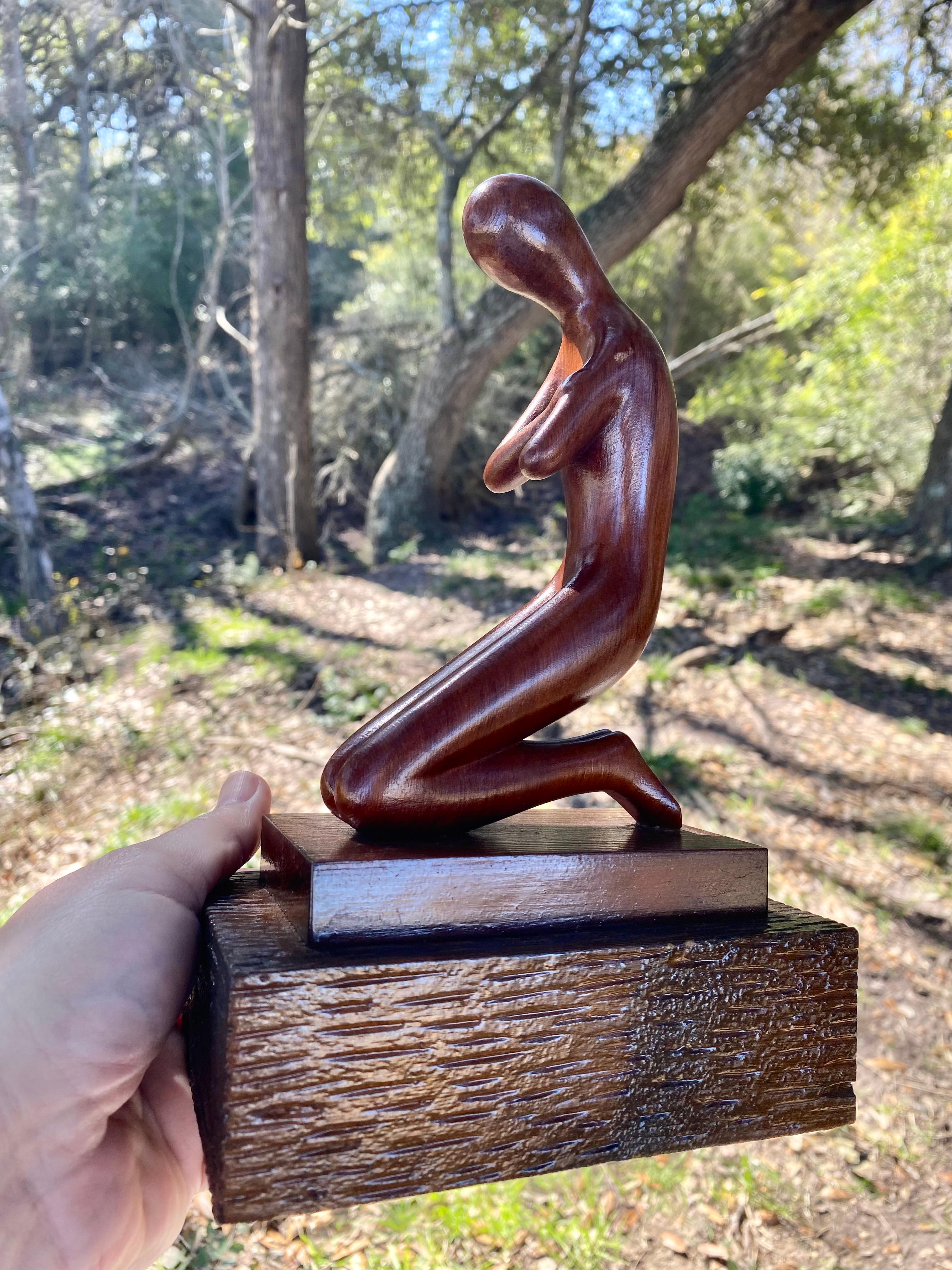 Mid-Century moderno Scultura meditativa in legno intagliato di Viljo Aarnos (Finlandia) in vendita