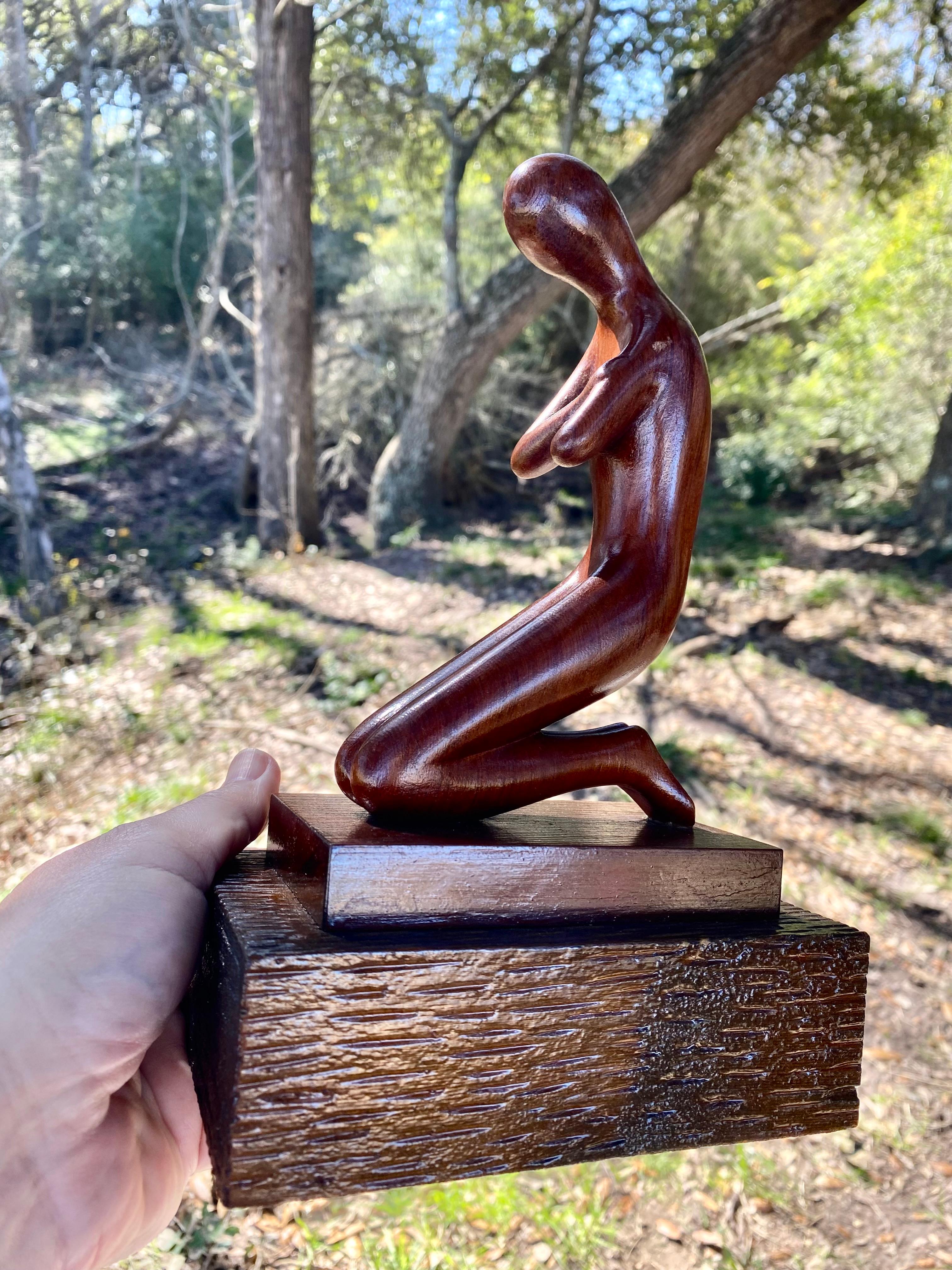 Scultura meditativa in legno intagliato di Viljo Aarnos (Finlandia) In condizioni buone in vendita a Round Top, TX