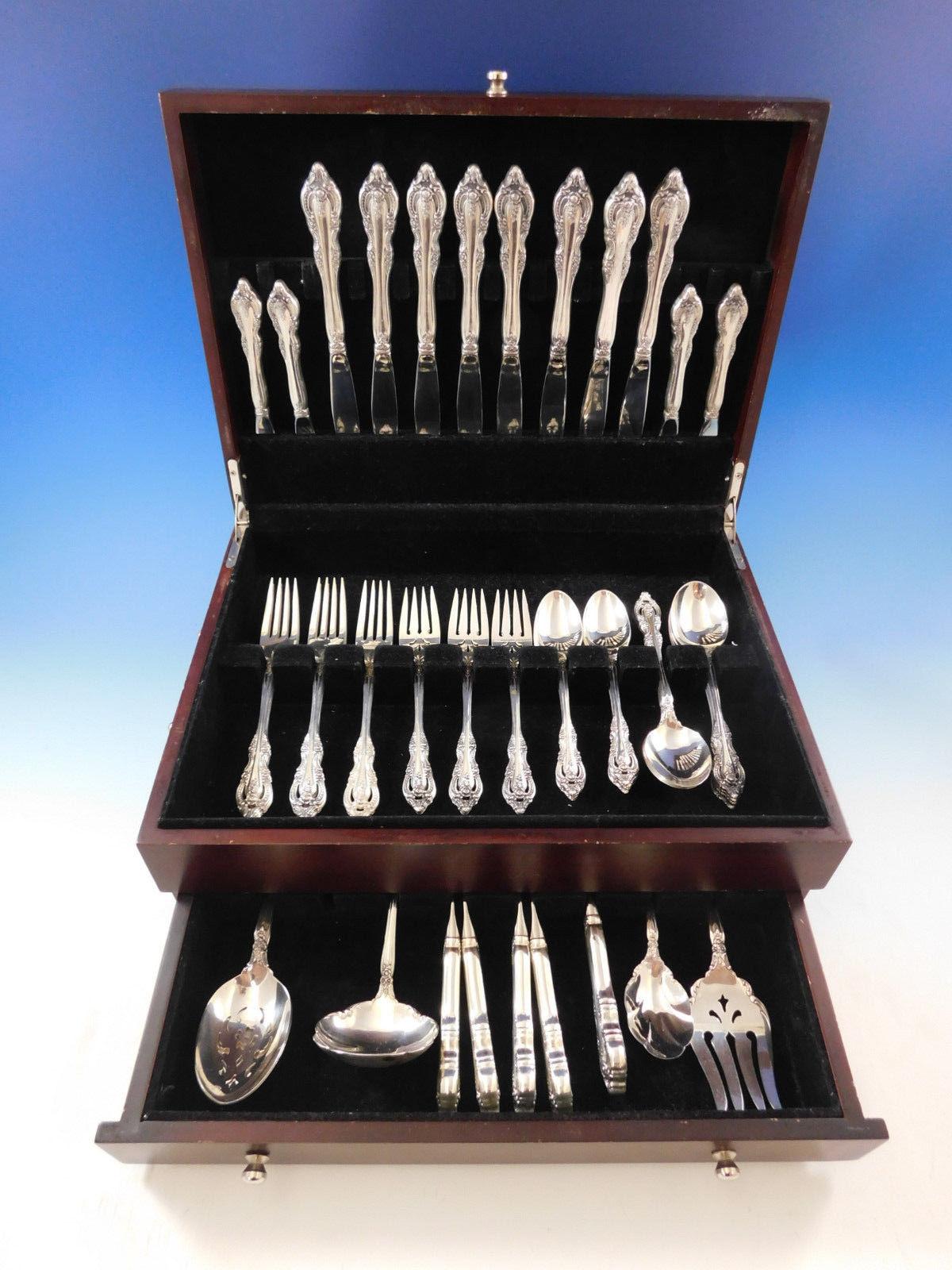 Ensemble exquis de couverts en argent sterling Mediterranea by Oneida - 54 pièces :

8 couteaux, 9 1/8
8 fourchettes, 7 1/4