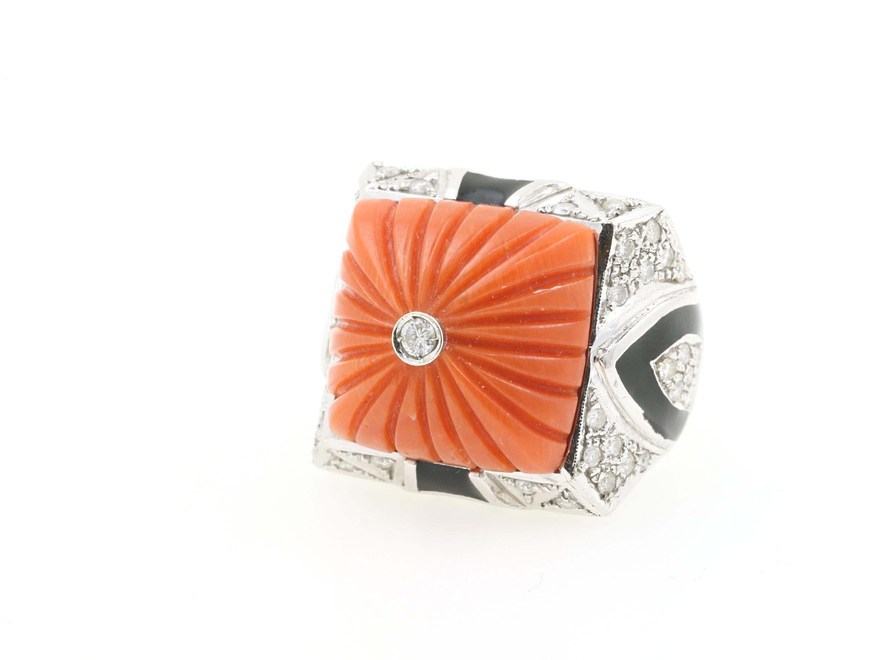 Mediterranean Coral, Black Enamel and Diamonds on 18 Karat Gold Cocktail Ring In Good Condition For Sale In Crema, Cremona