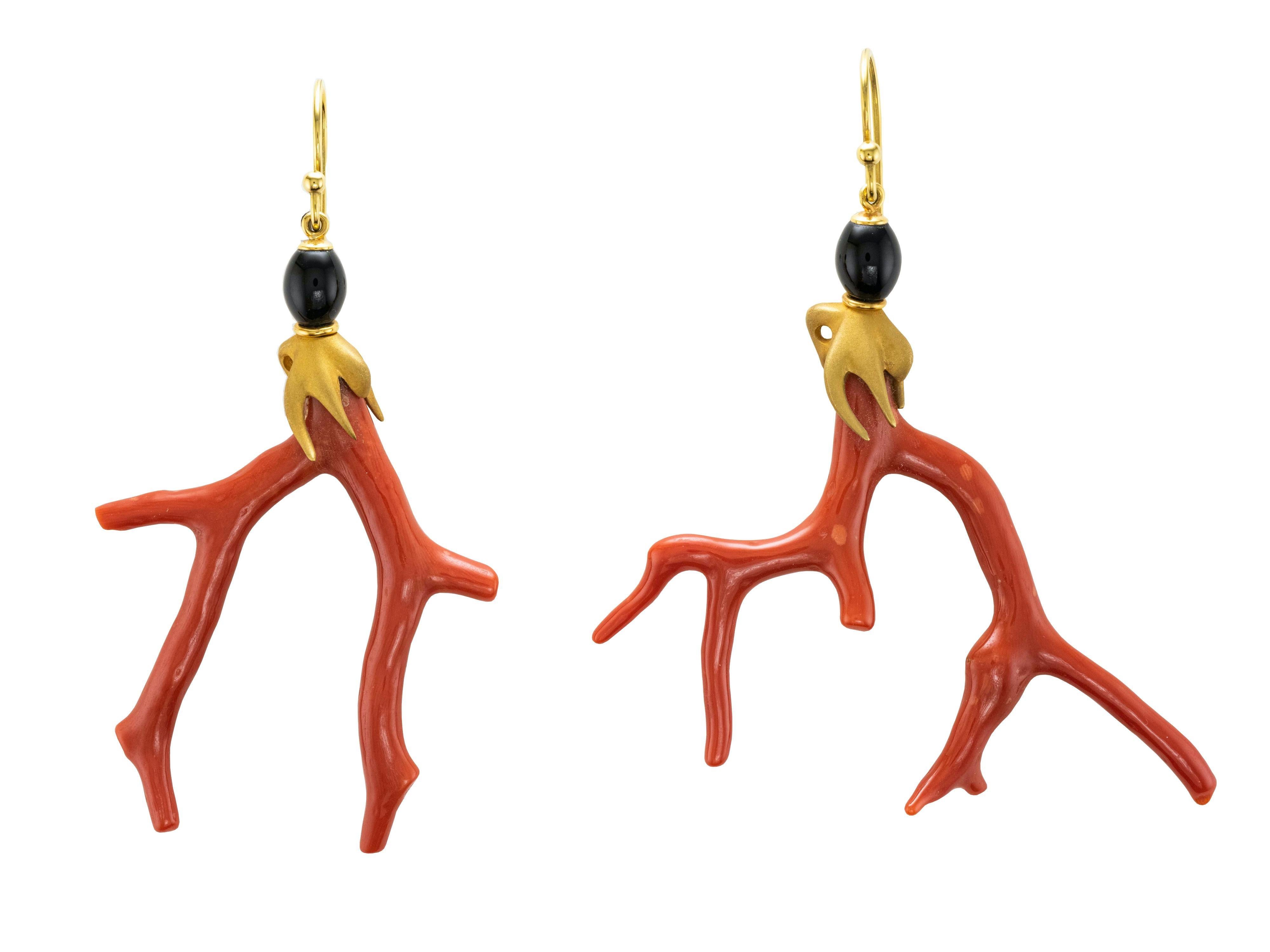 Earrings and pendant set in natural Mediterranean Coral and Onyx spheres. 
Hook and octopus holding the branch are in 18 Karat yellow gold.
Made in Italy.
Pendant measures: cm 10.00 x cm 8.50 circa
Gold weight gr 4.90
Earrings measures: Height cm 9
