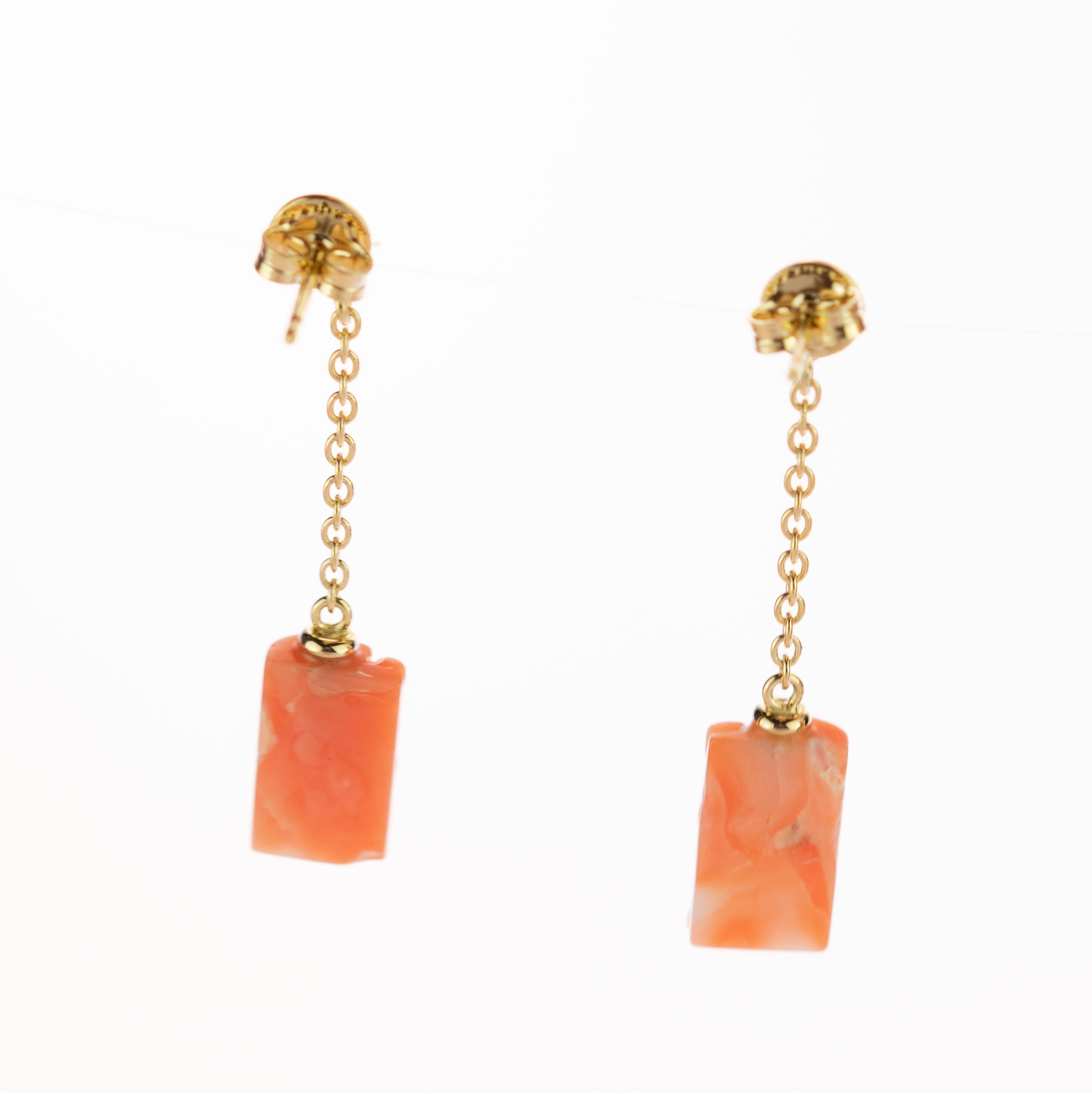 Mediterranean Coral Carved Rectangular 18 Karat Gold Chain Drop Flower Earrings For Sale 2