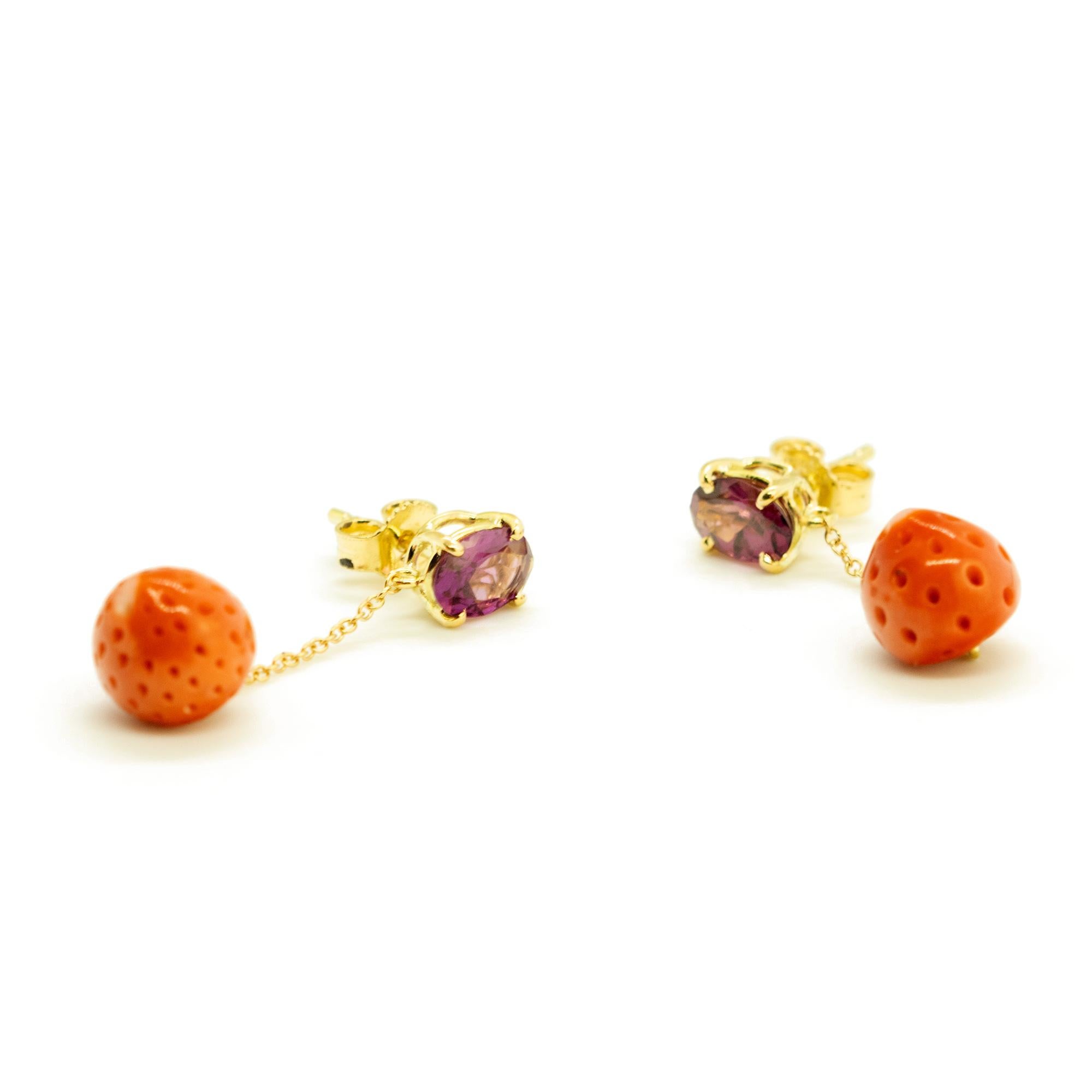 Mediterrane Koralle Erdbeer 18 Karat Gold Rhodolith Tropfen-Cocktail-Ohrringe (Ovalschliff) im Angebot