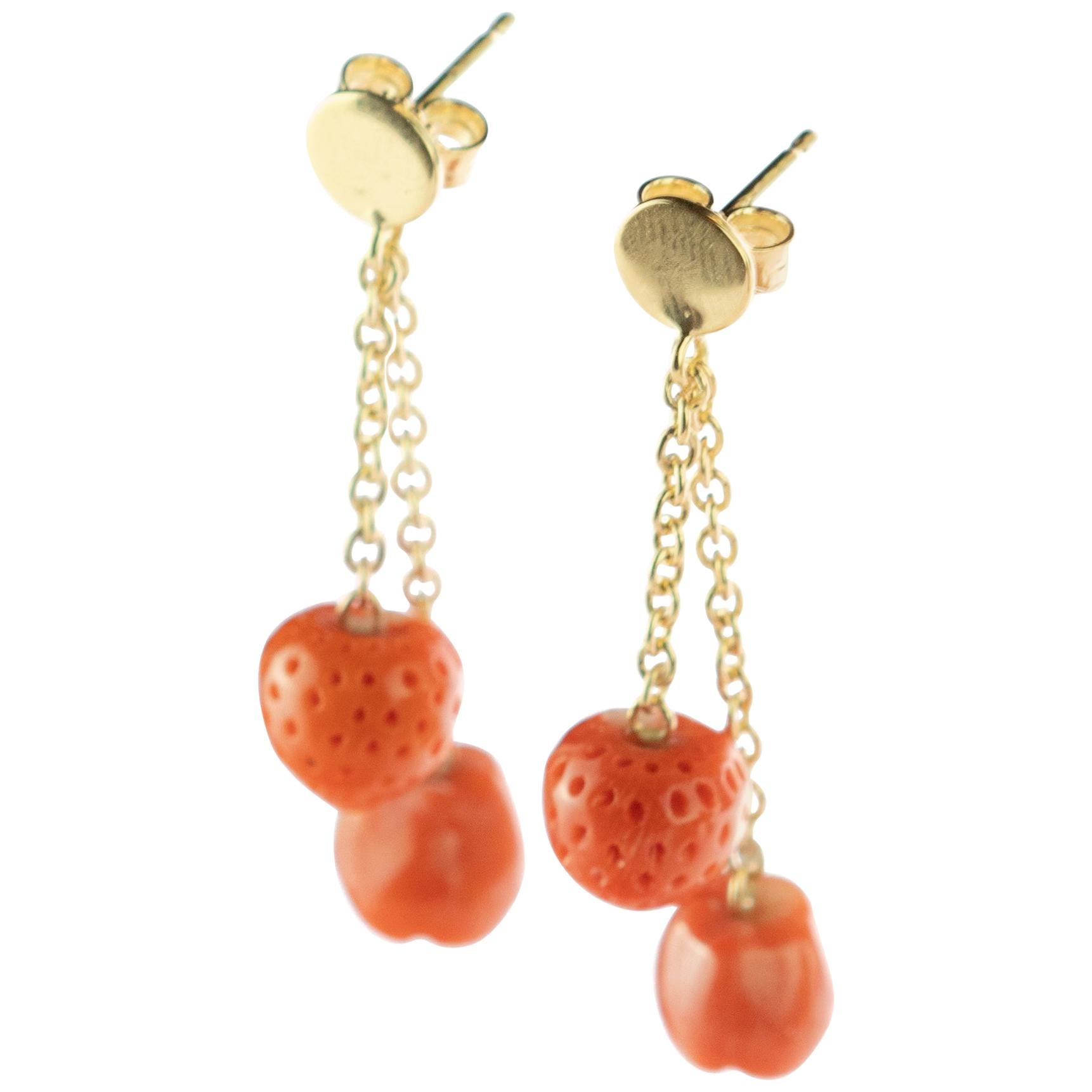 Mediterranean Coral Strawberry Apple 18 Karat Gold Chain Drop Cocktail Earrings For Sale